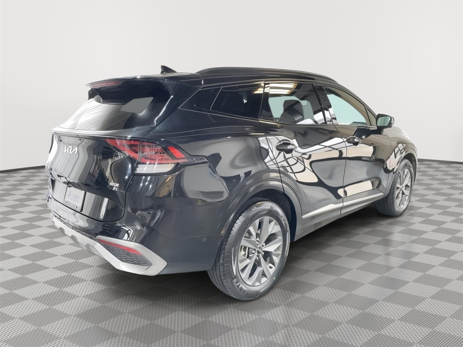 Vehicle photo 7