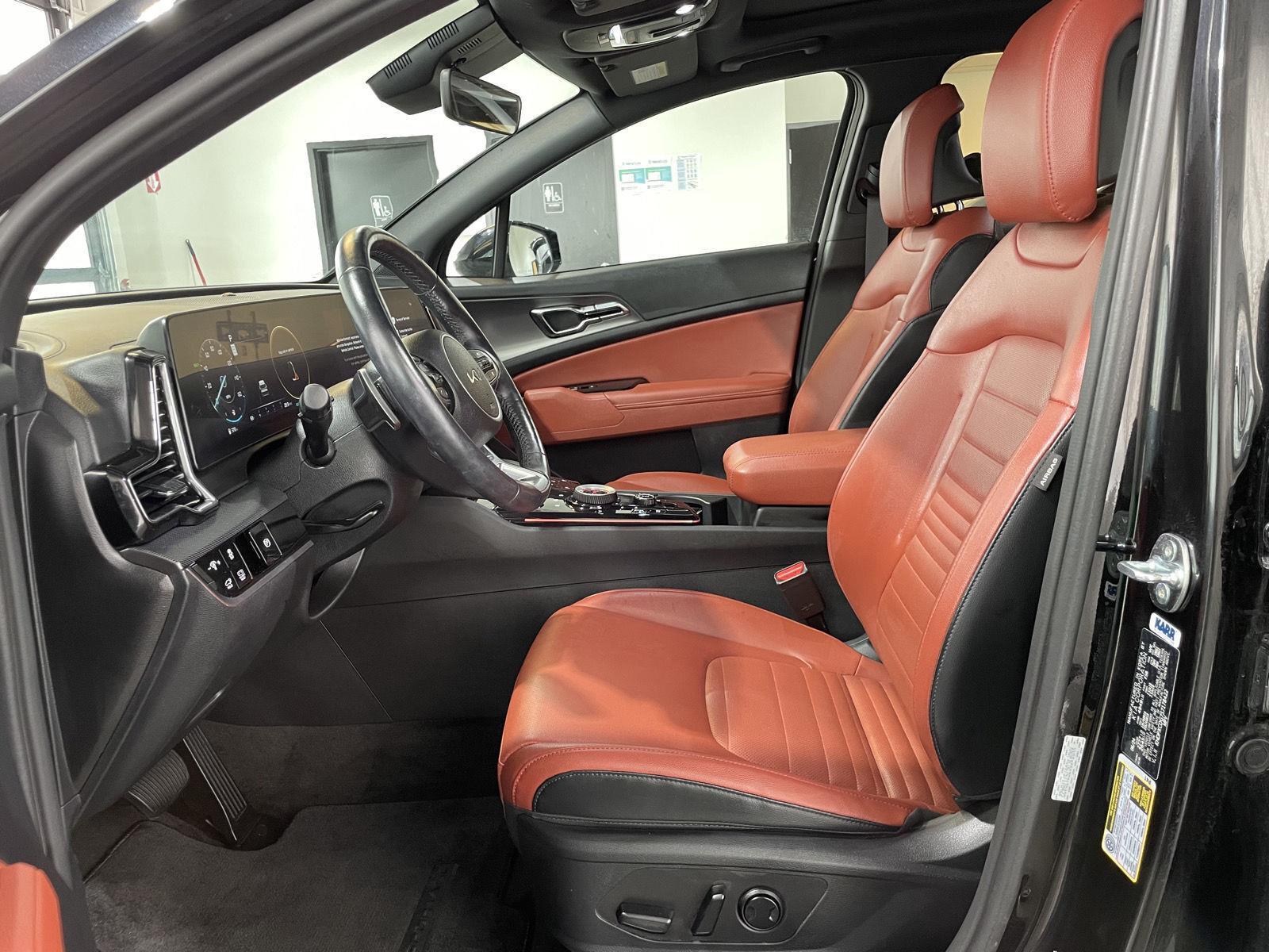 Vehicle photo 18