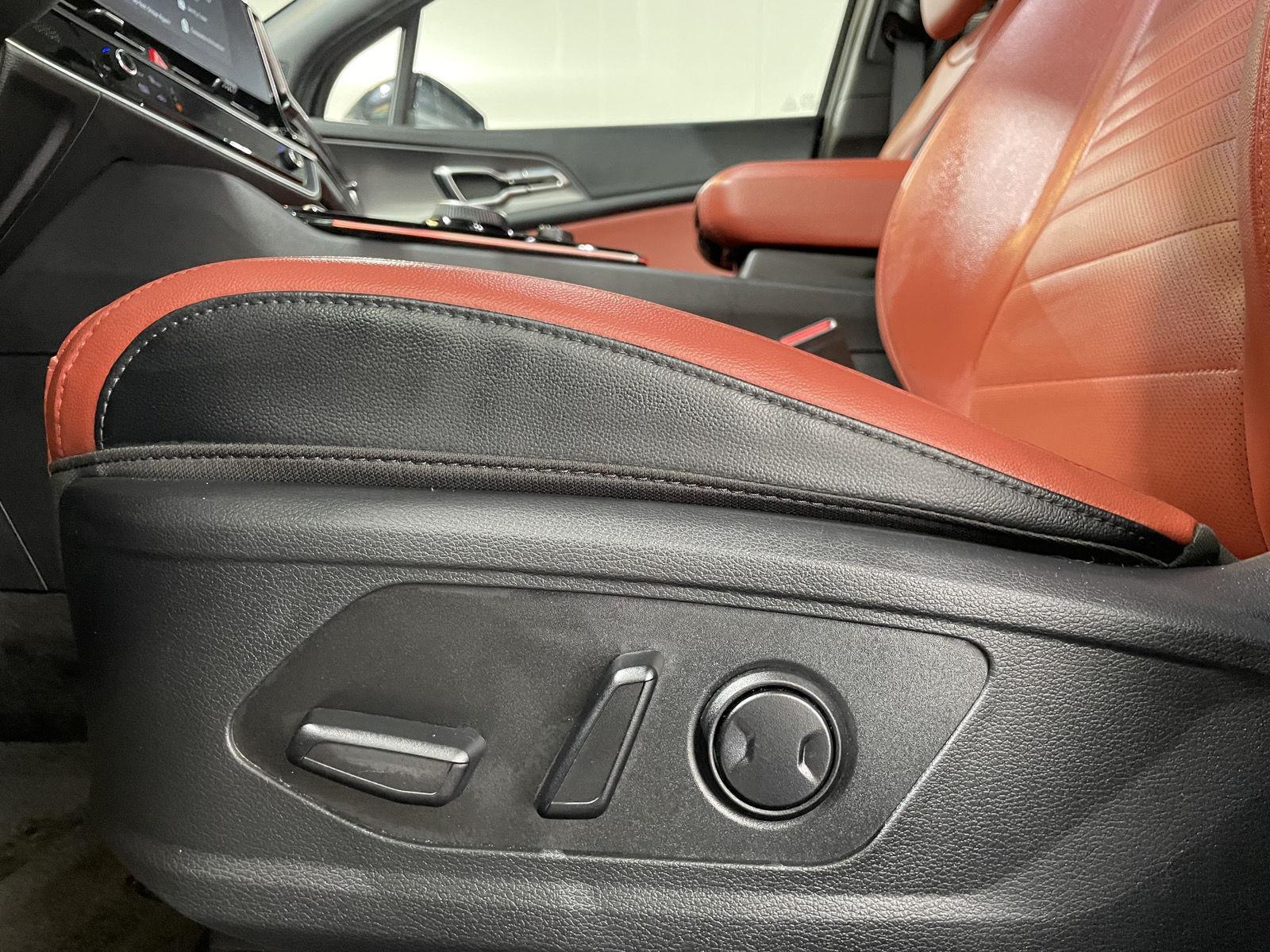 Vehicle photo 20