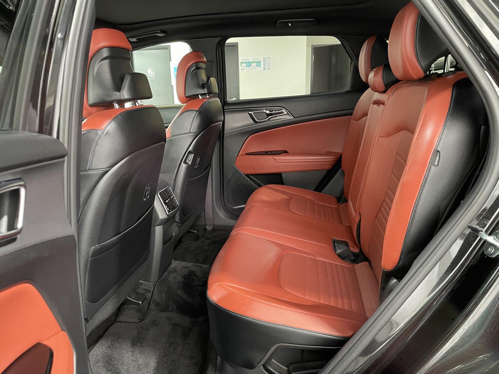 Vehicle photo 22