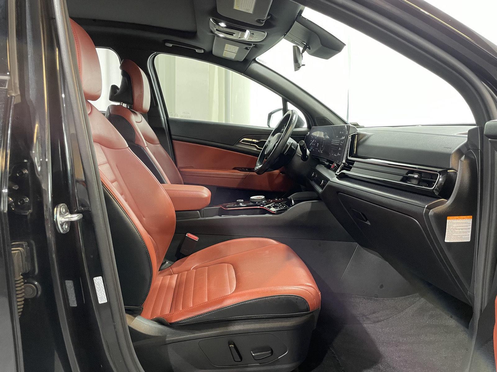 Vehicle photo 26