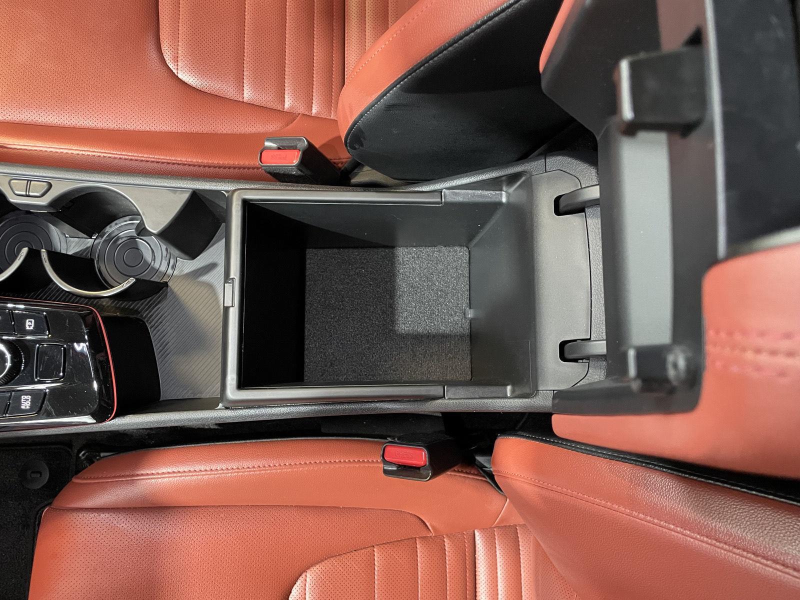 Vehicle photo 35