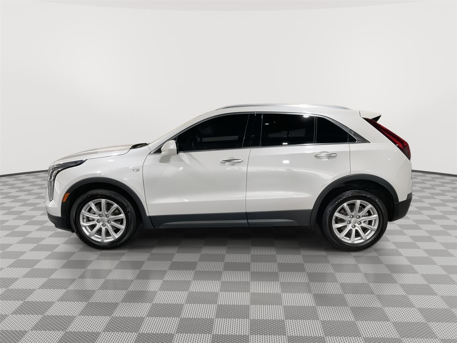 Used 2021 Cadillac XT4 Luxury with VIN 1GYFZBR44MF063746 for sale in Kansas City