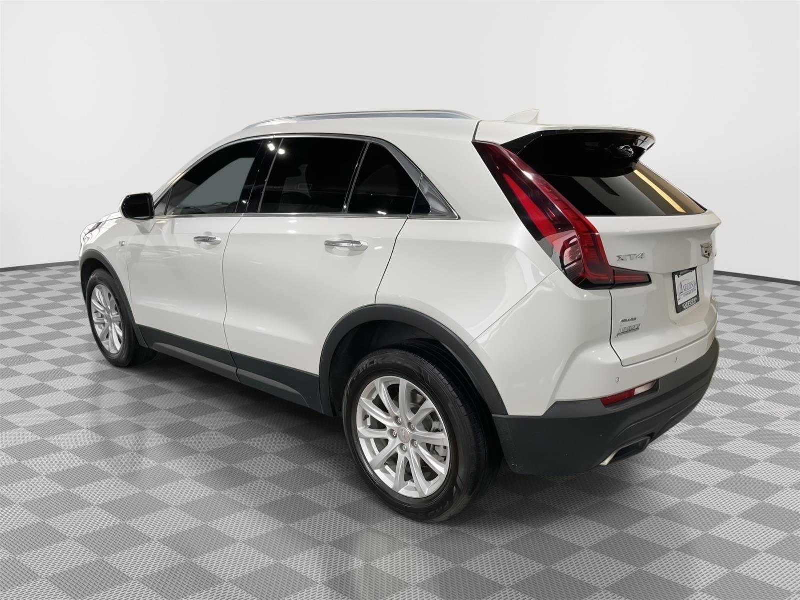 Vehicle photo 9