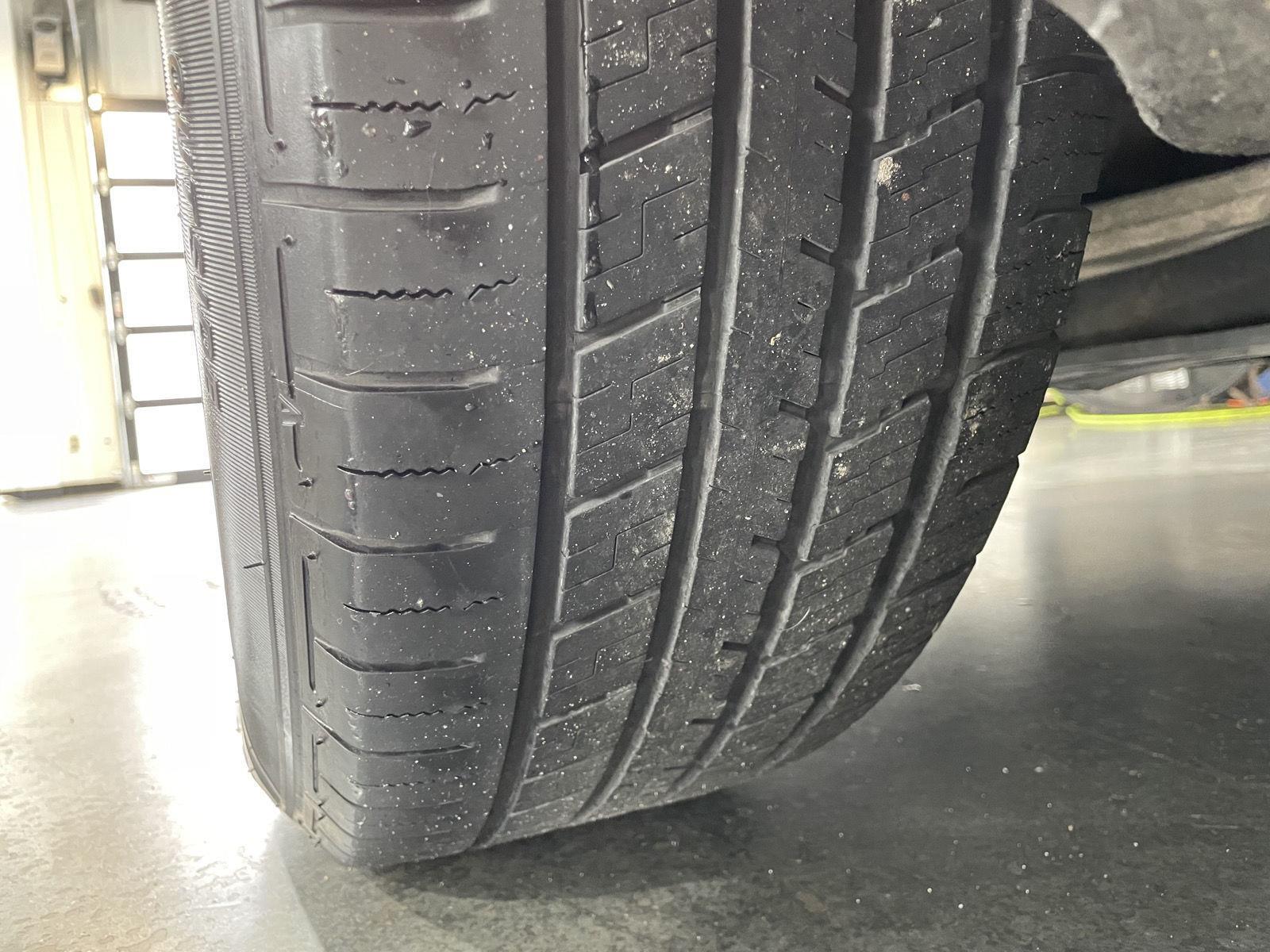 Vehicle photo 11
