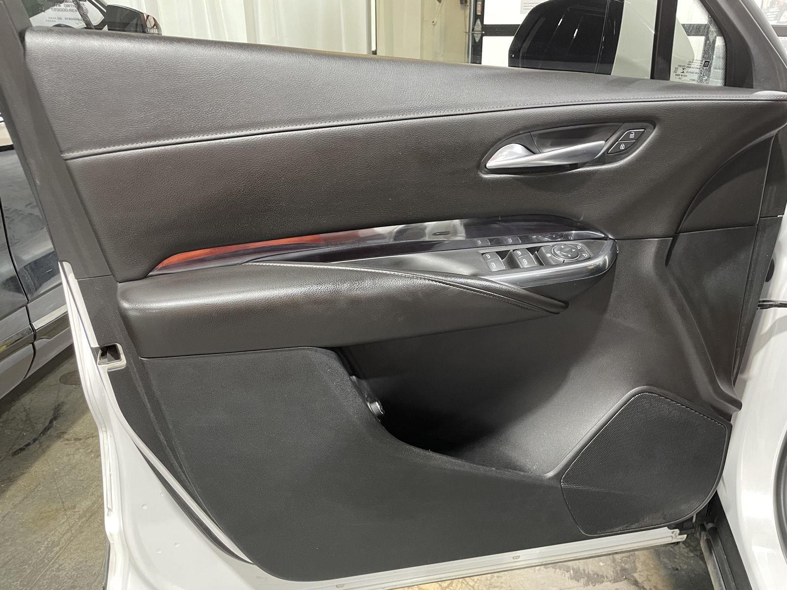Vehicle photo 17