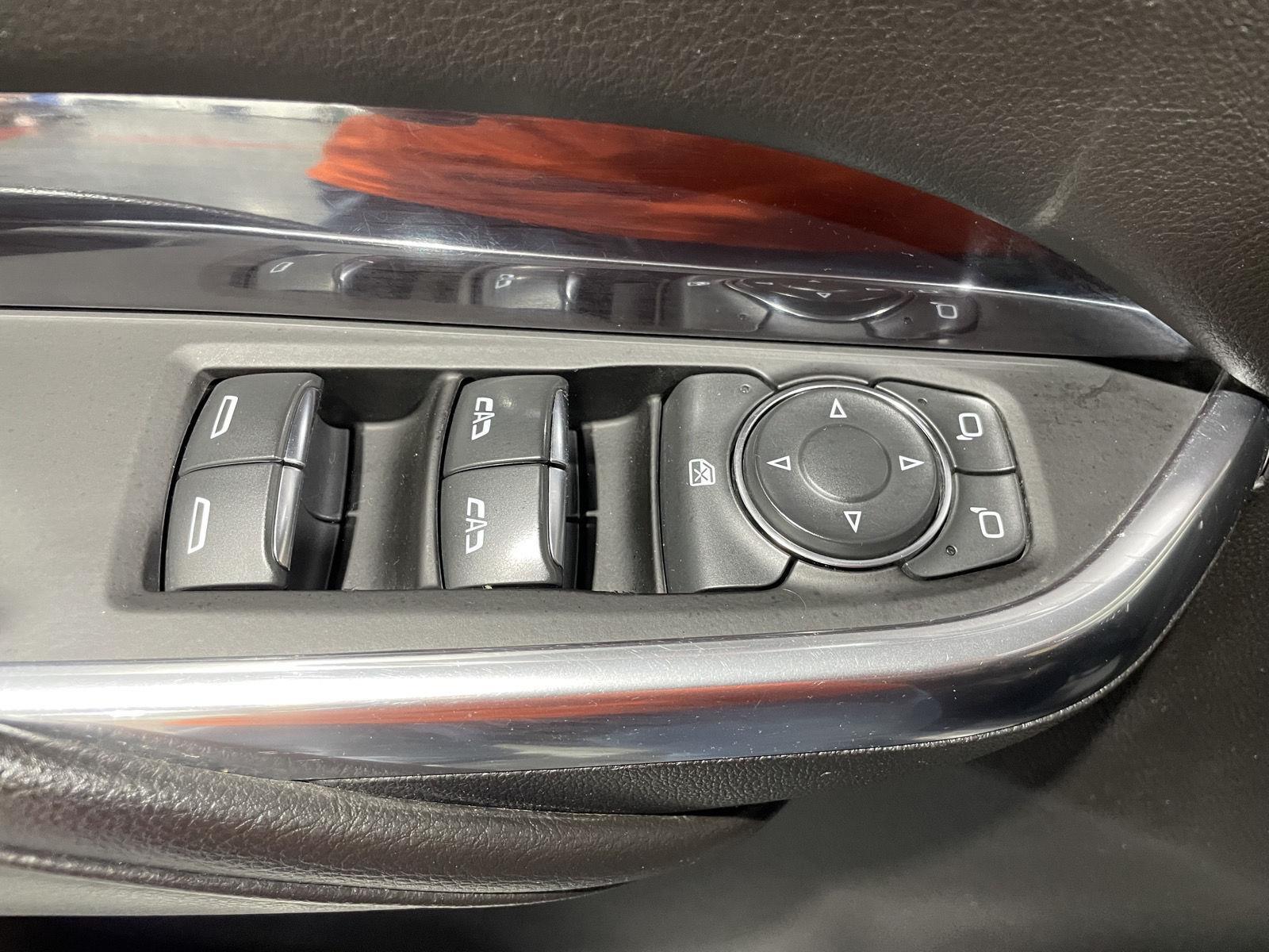 Vehicle photo 18