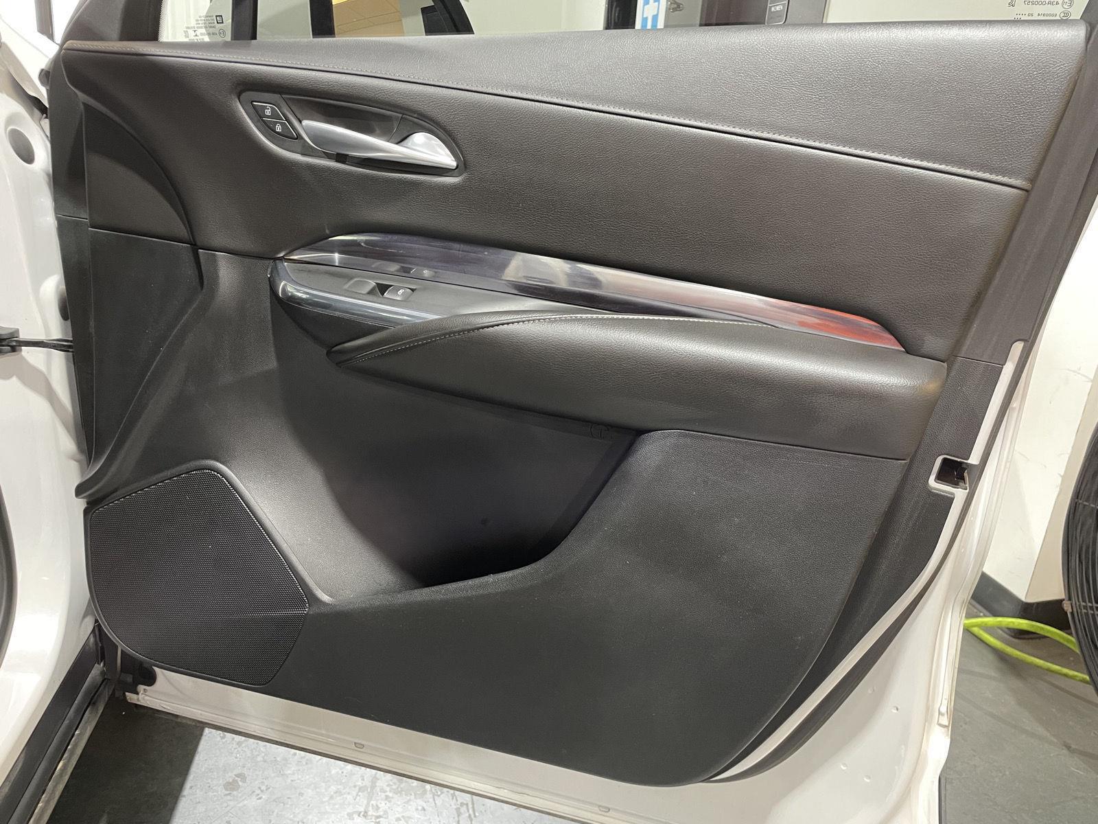 Vehicle photo 24