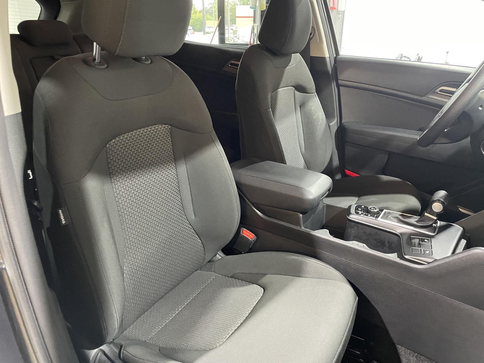 Vehicle photo 19