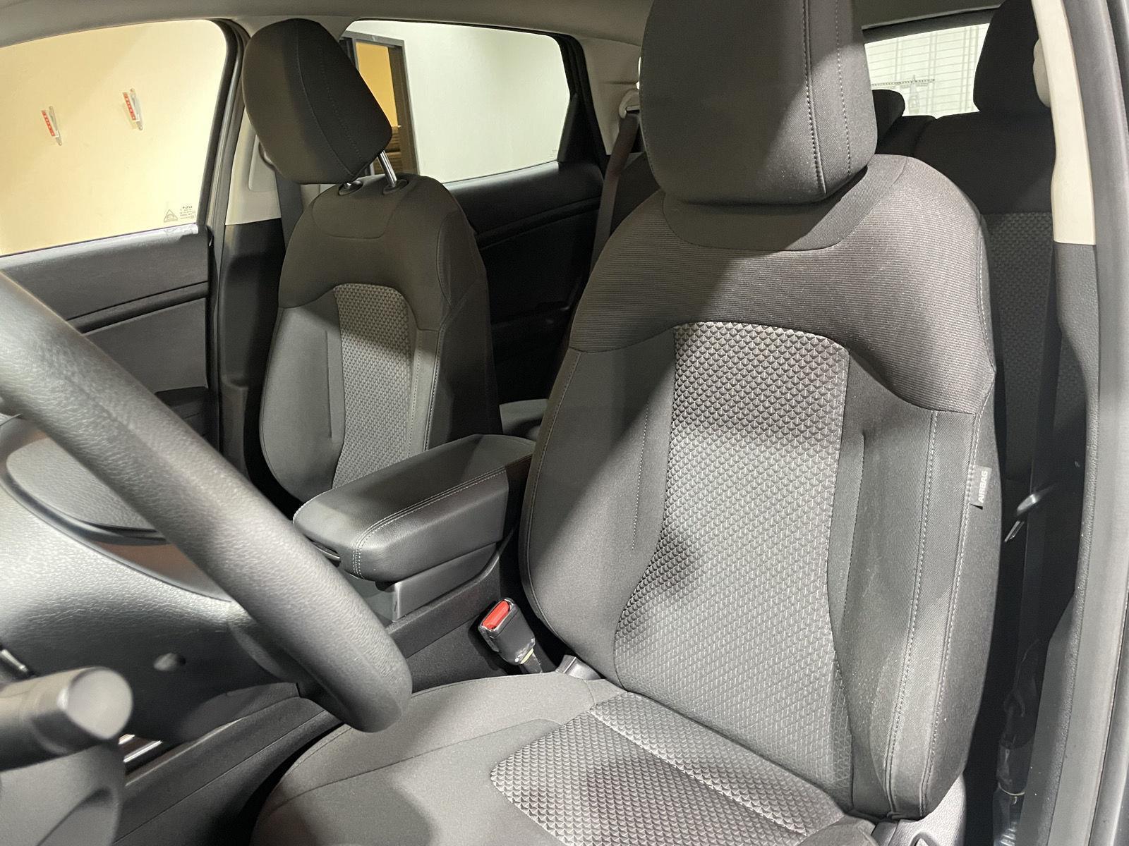 Vehicle photo 27