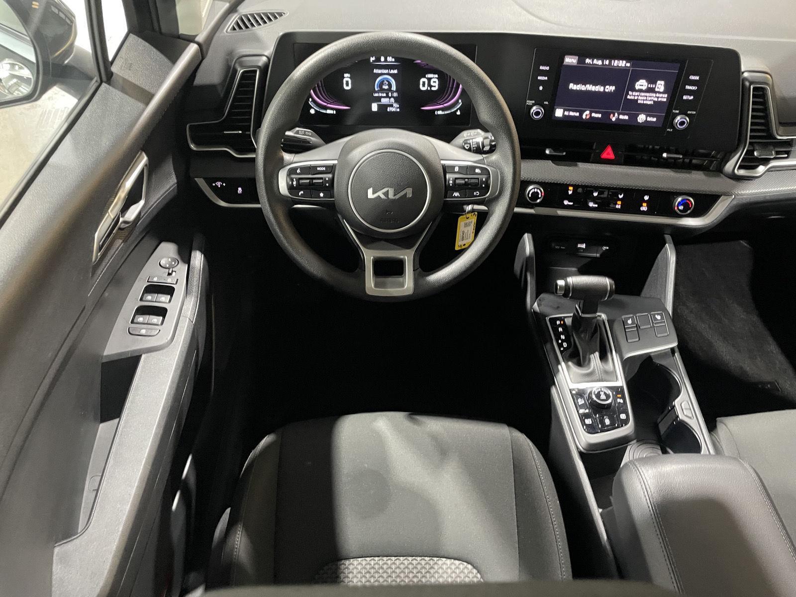 Vehicle photo 28