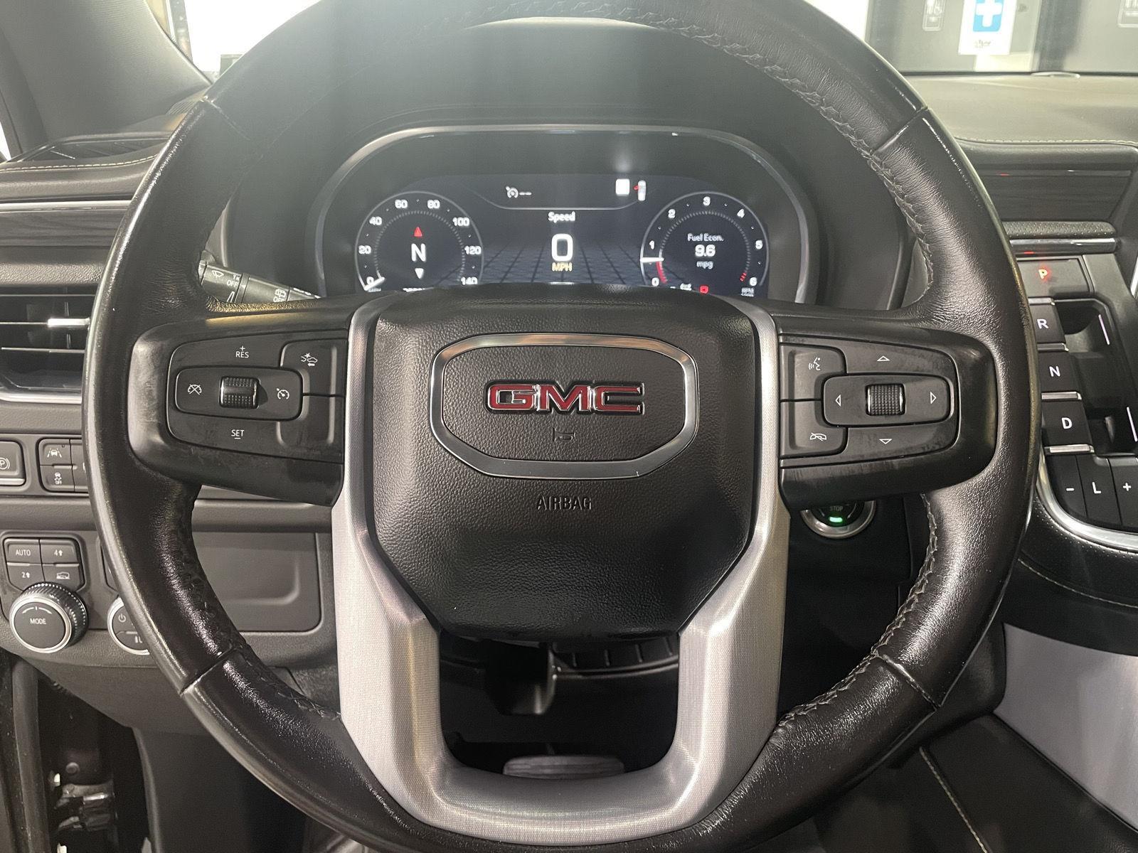 Vehicle photo 12