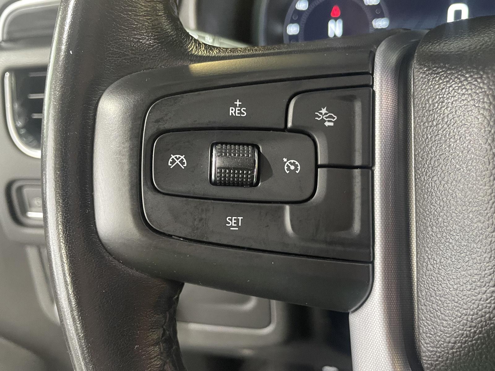 Vehicle photo 14
