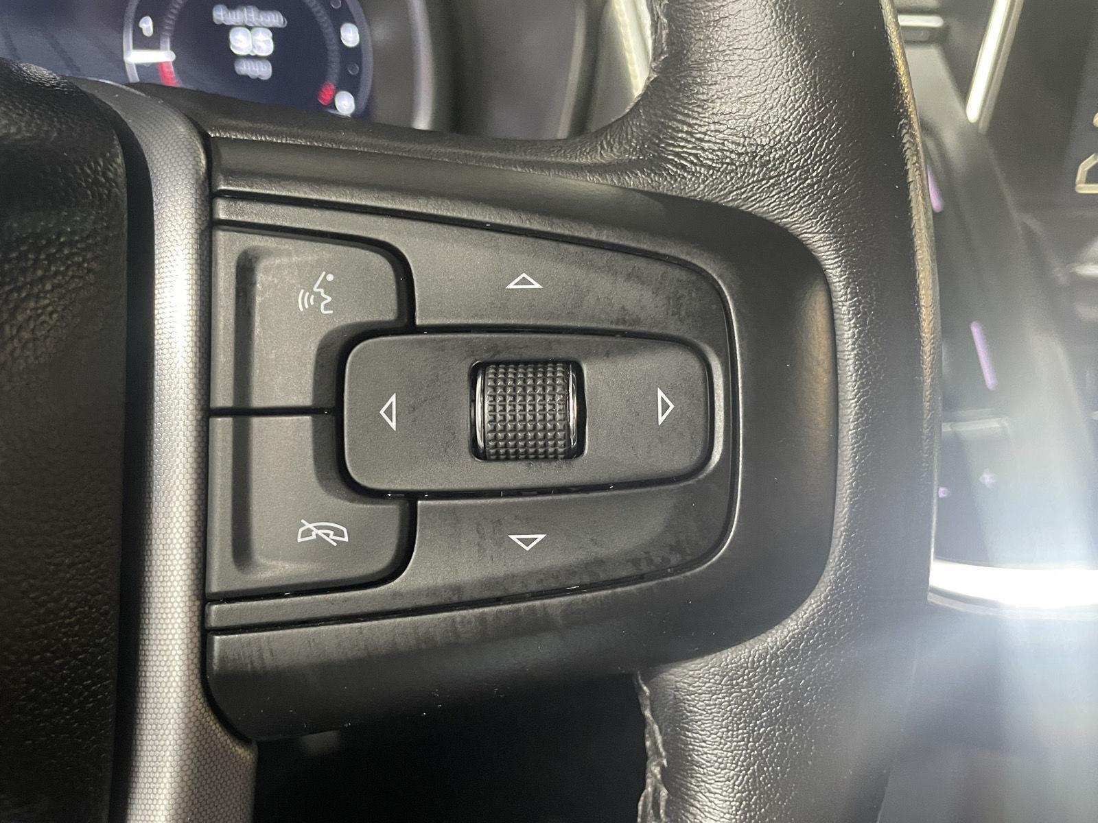 Vehicle photo 15