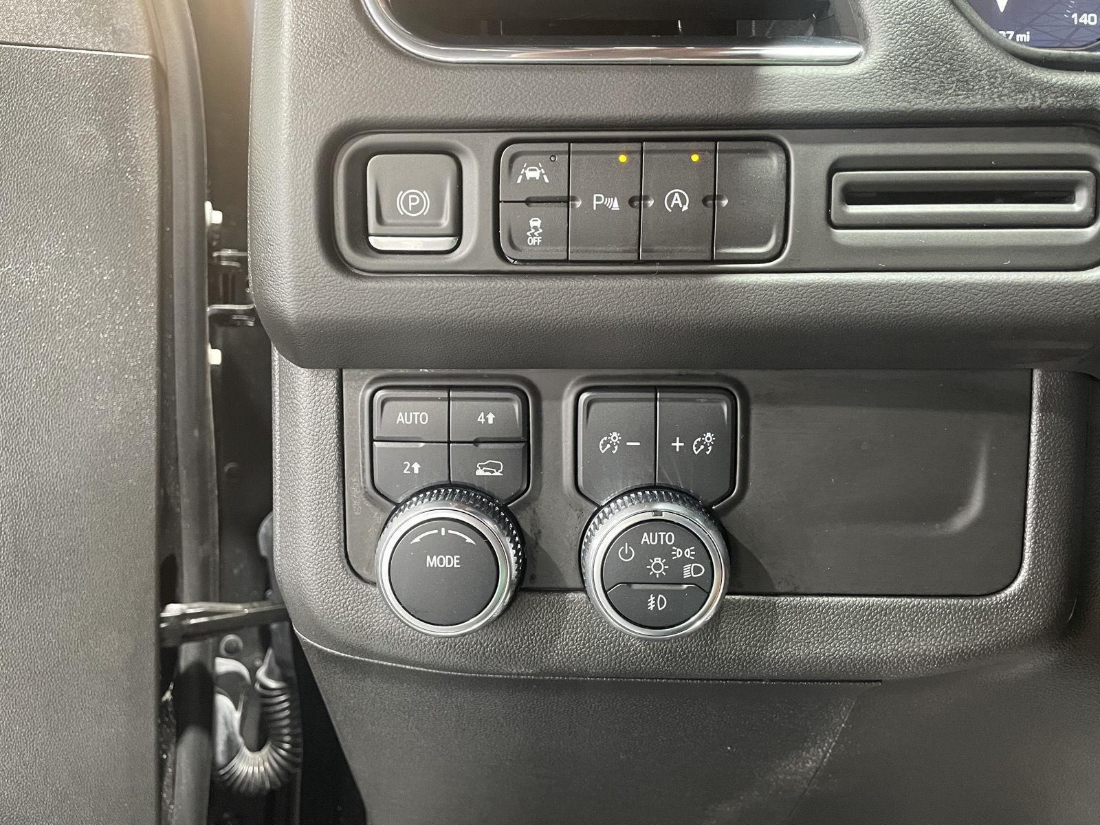 Vehicle photo 16