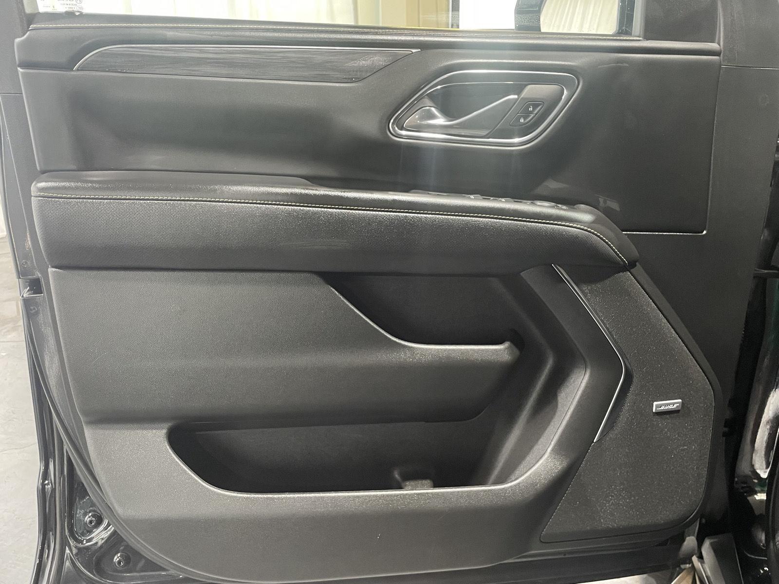 Vehicle photo 17