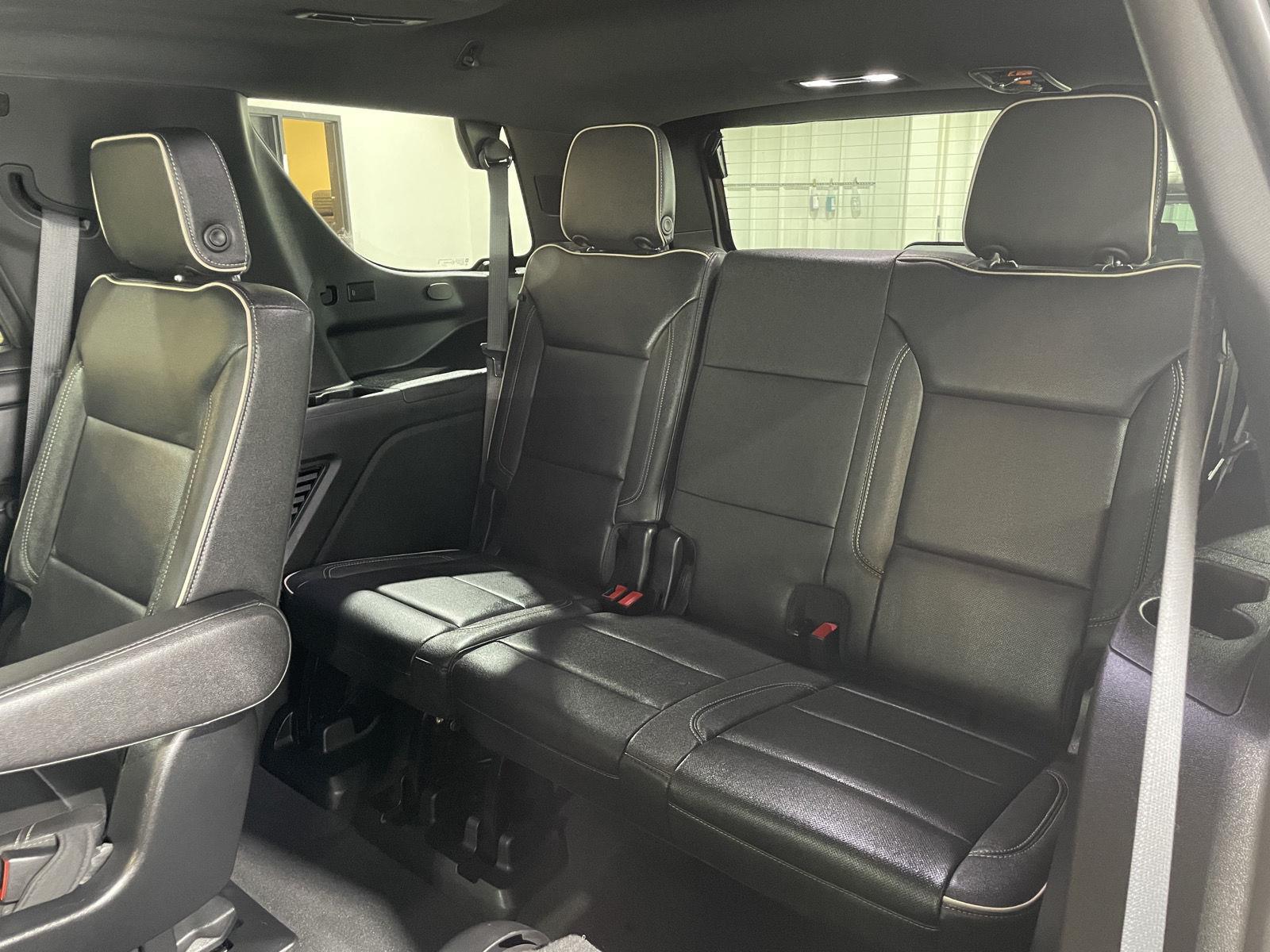 Vehicle photo 23