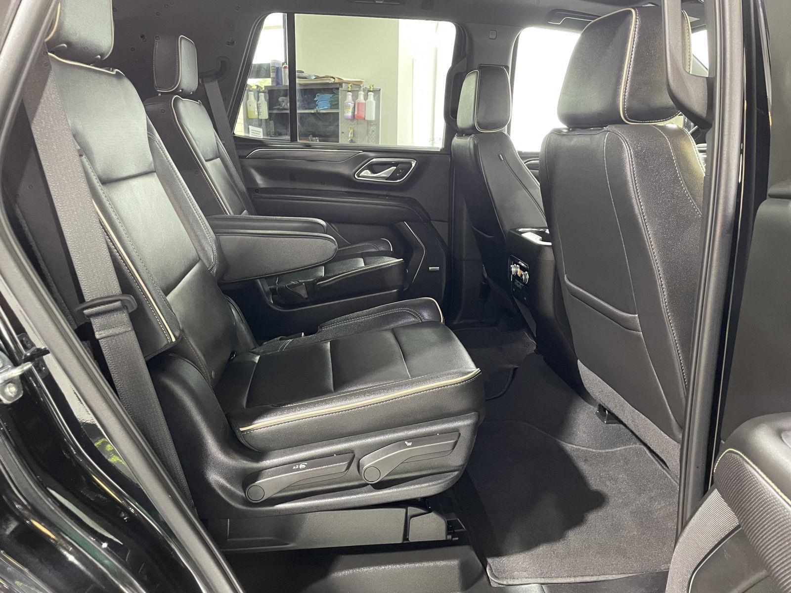 Vehicle photo 25