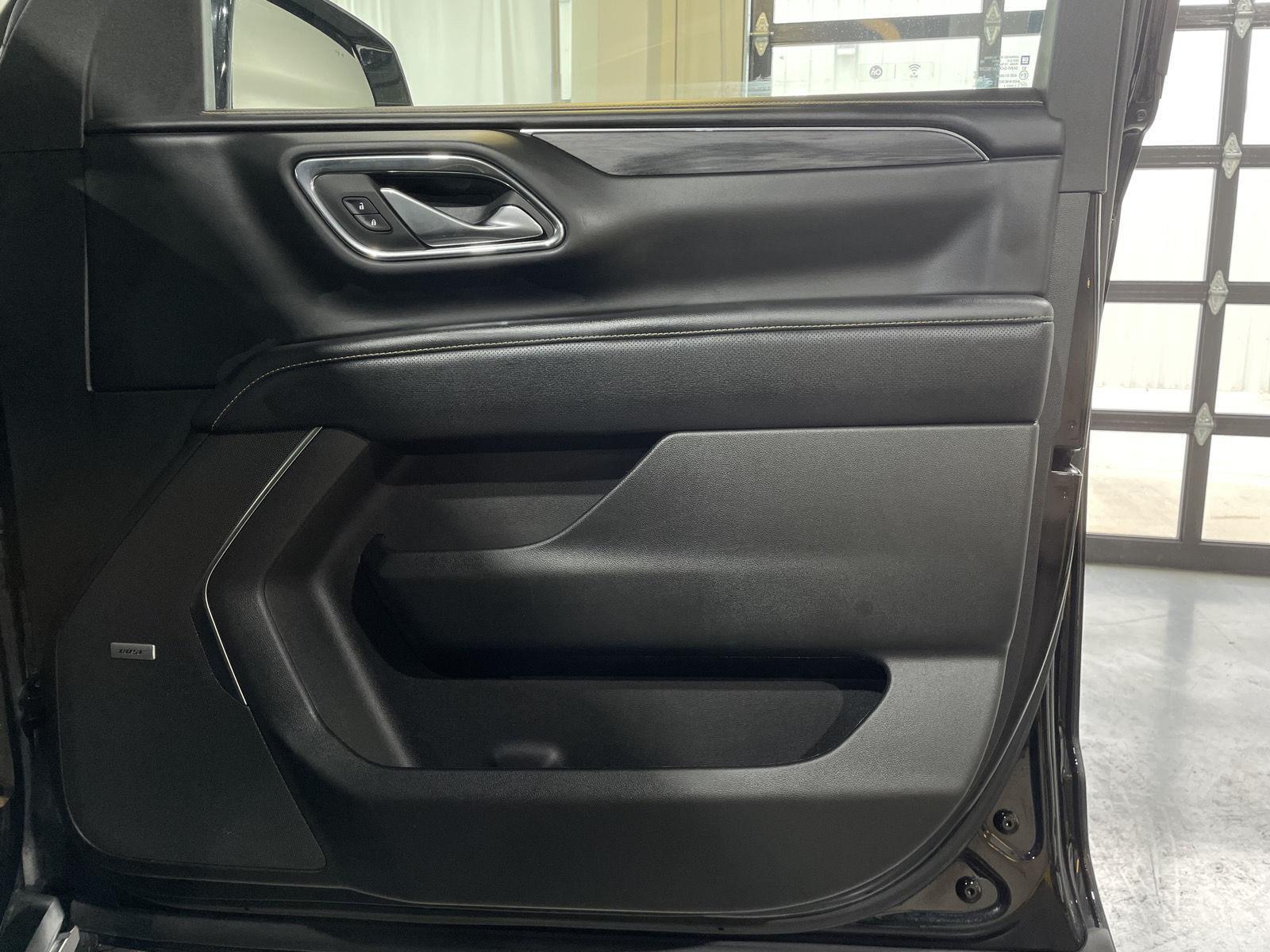 Vehicle photo 27