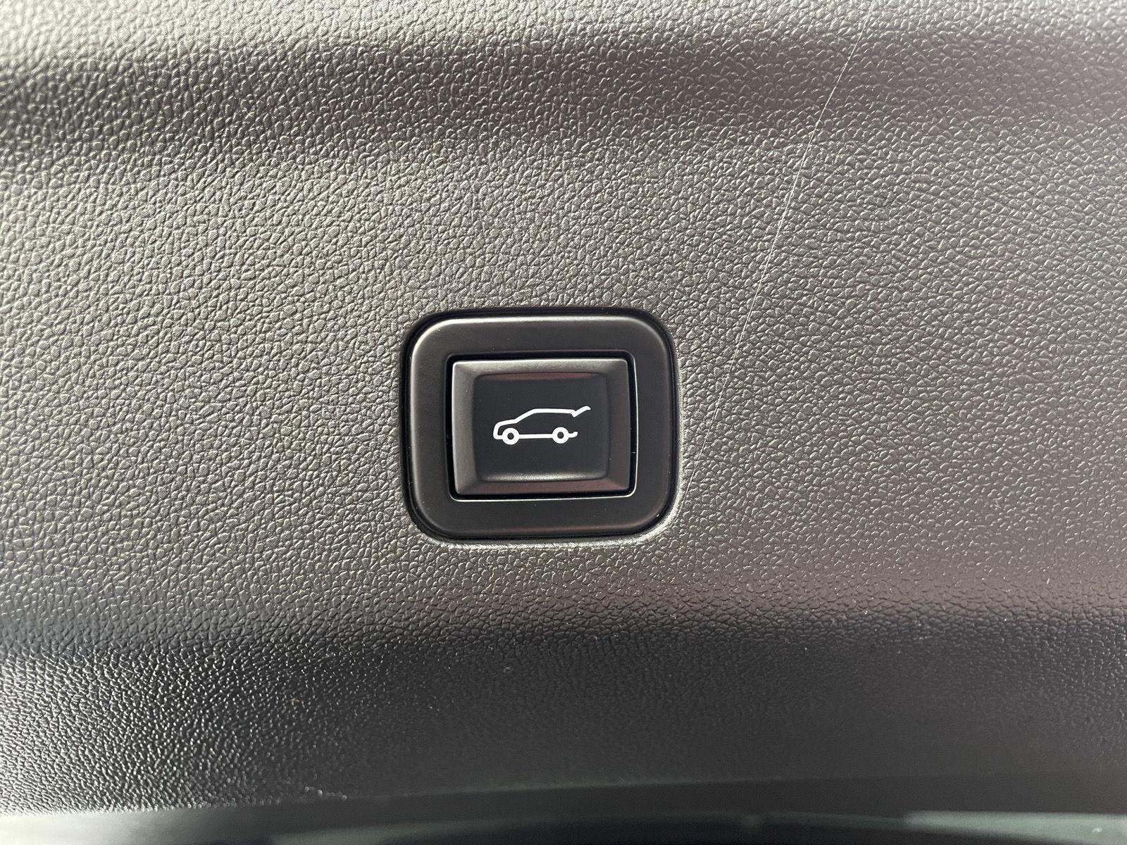 Vehicle photo 42