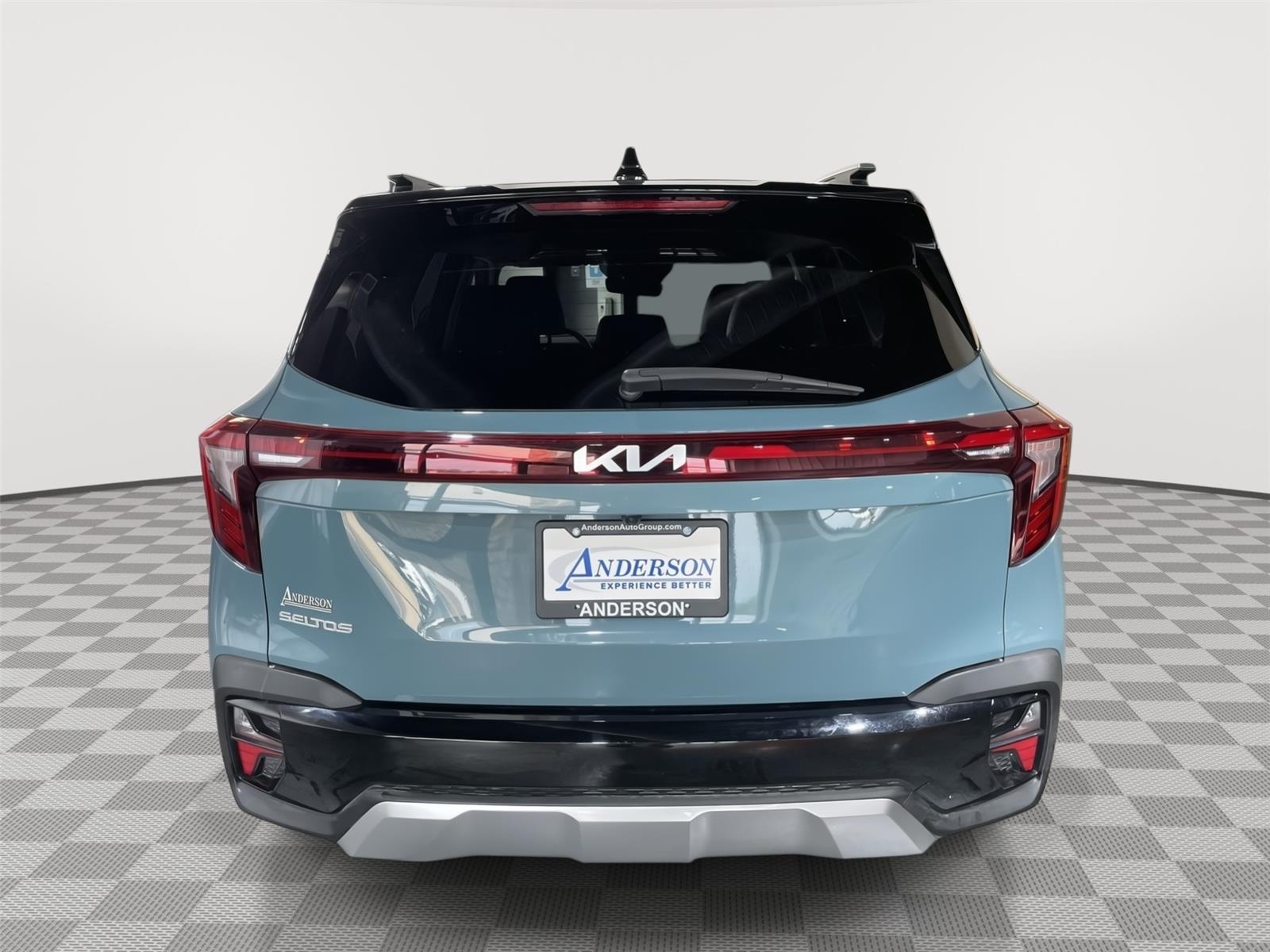 Vehicle photo 8