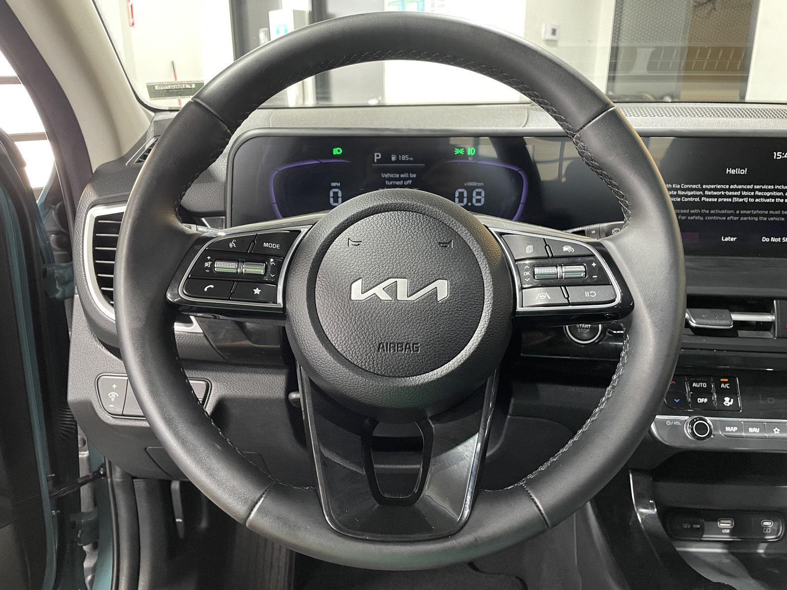 Vehicle photo 12