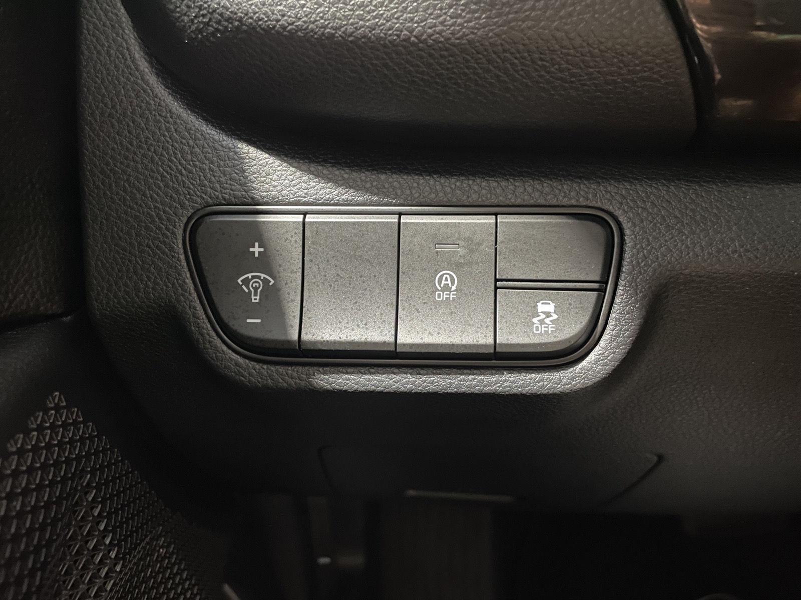 Vehicle photo 16