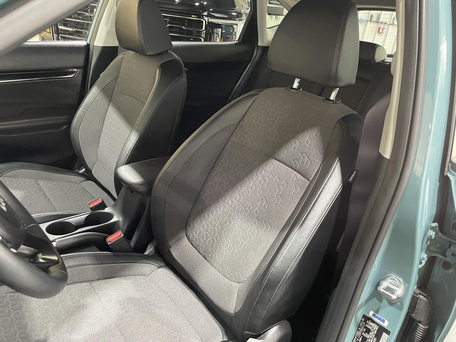 Vehicle photo 19