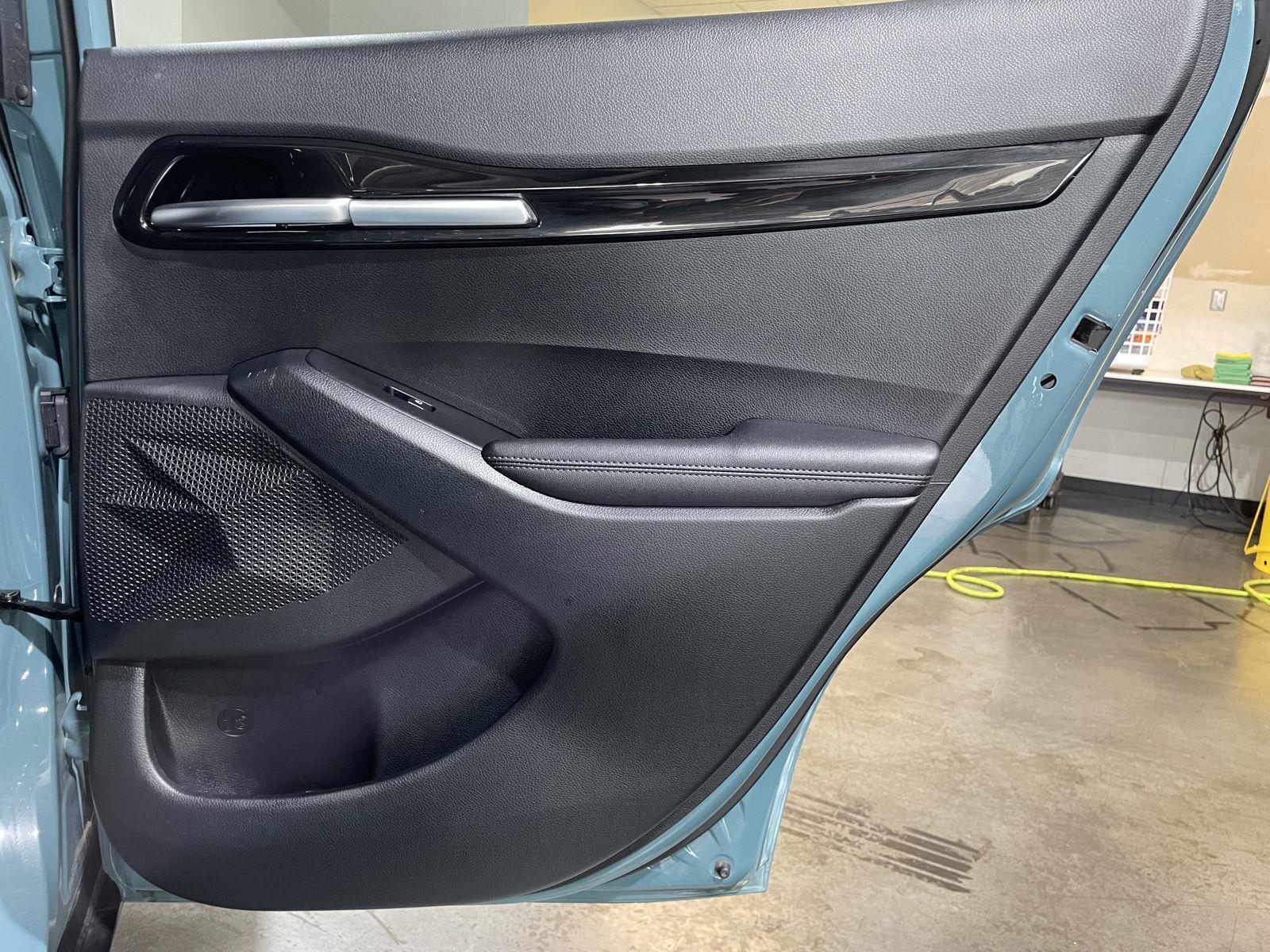 Vehicle photo 22
