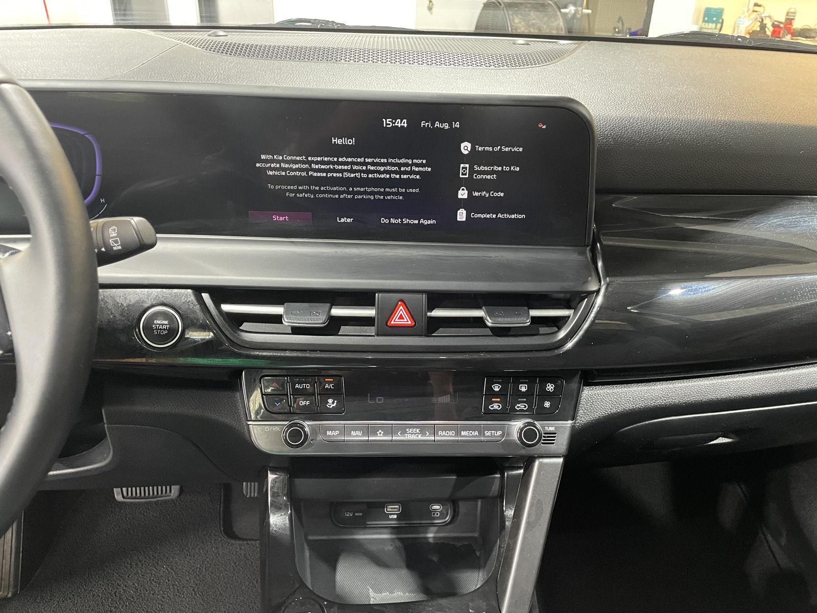 Vehicle photo 30