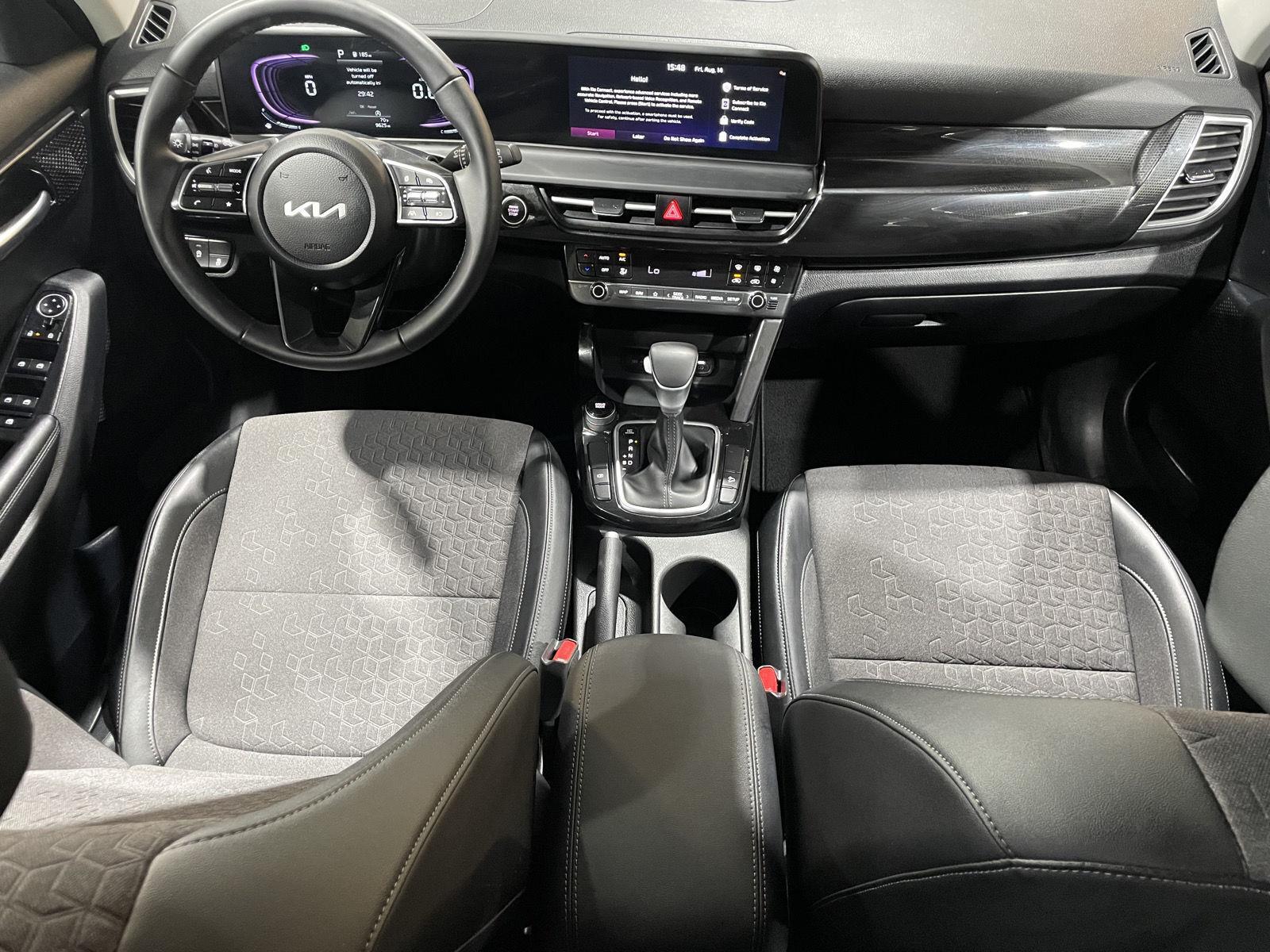 Vehicle photo 34
