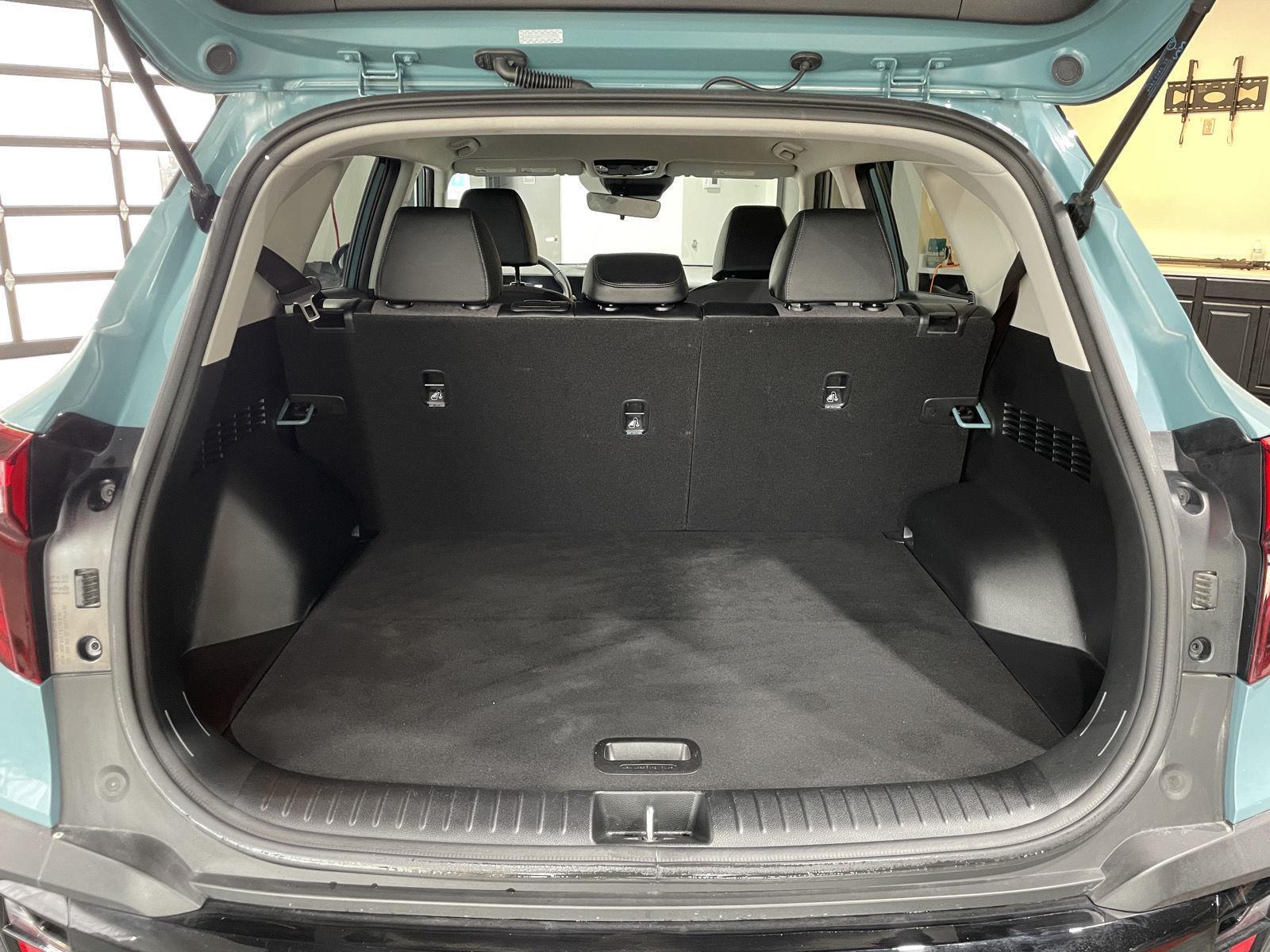 Vehicle photo 37
