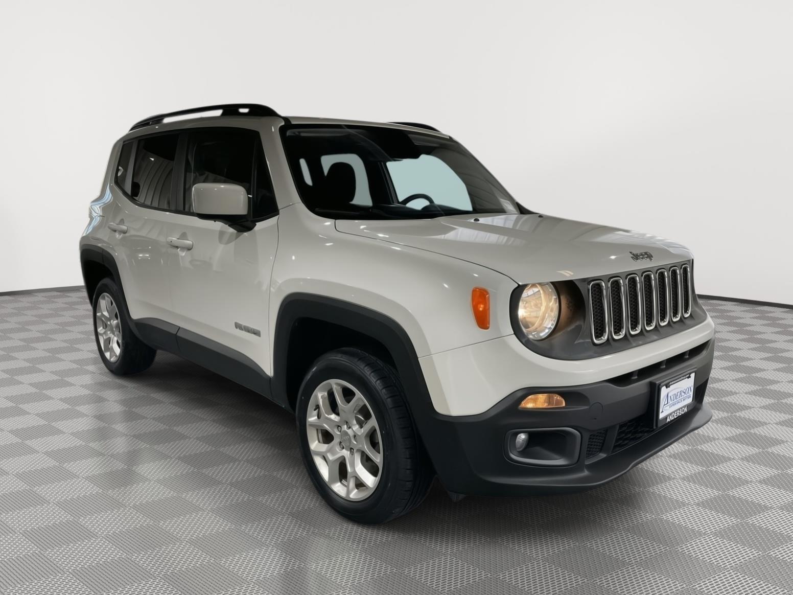 Vehicle photo 5