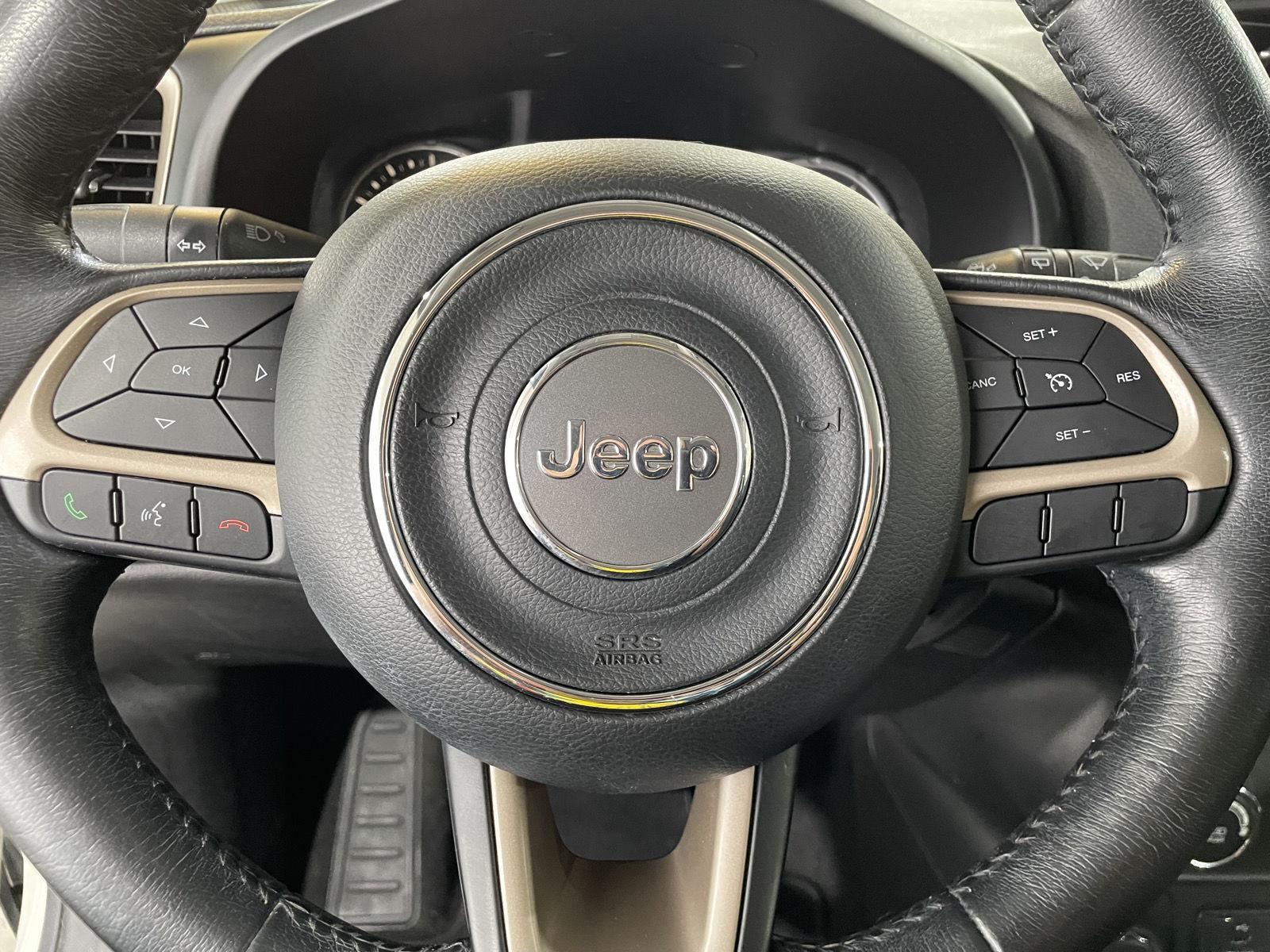 Vehicle photo 13