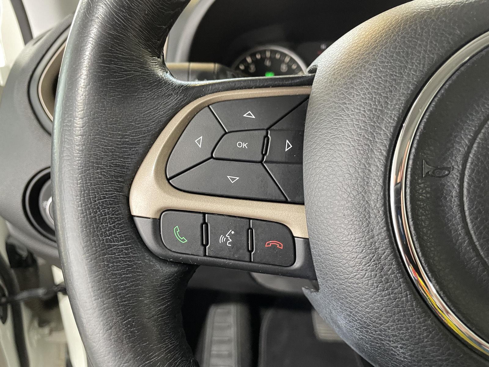 Vehicle photo 14