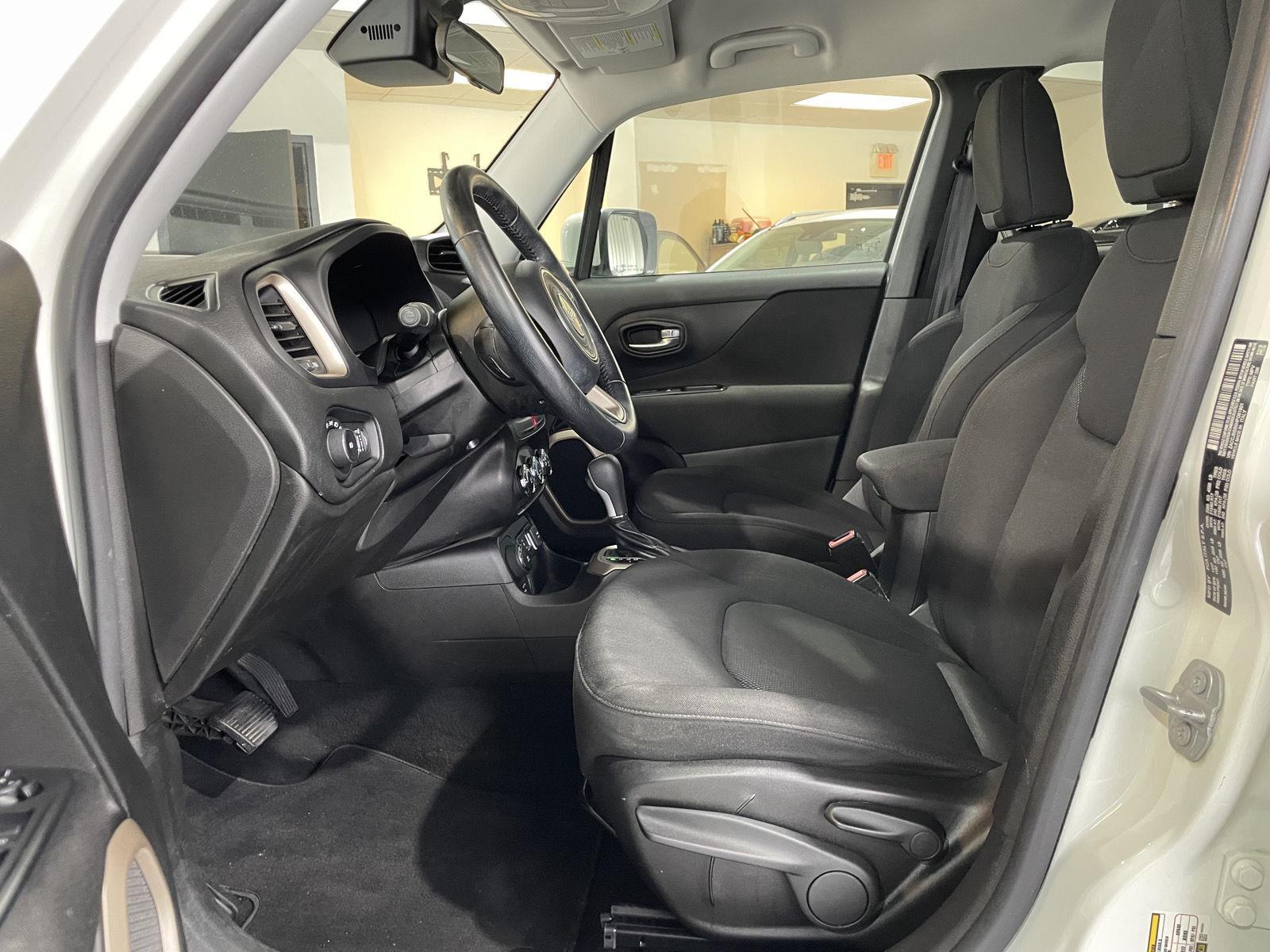 Vehicle photo 19
