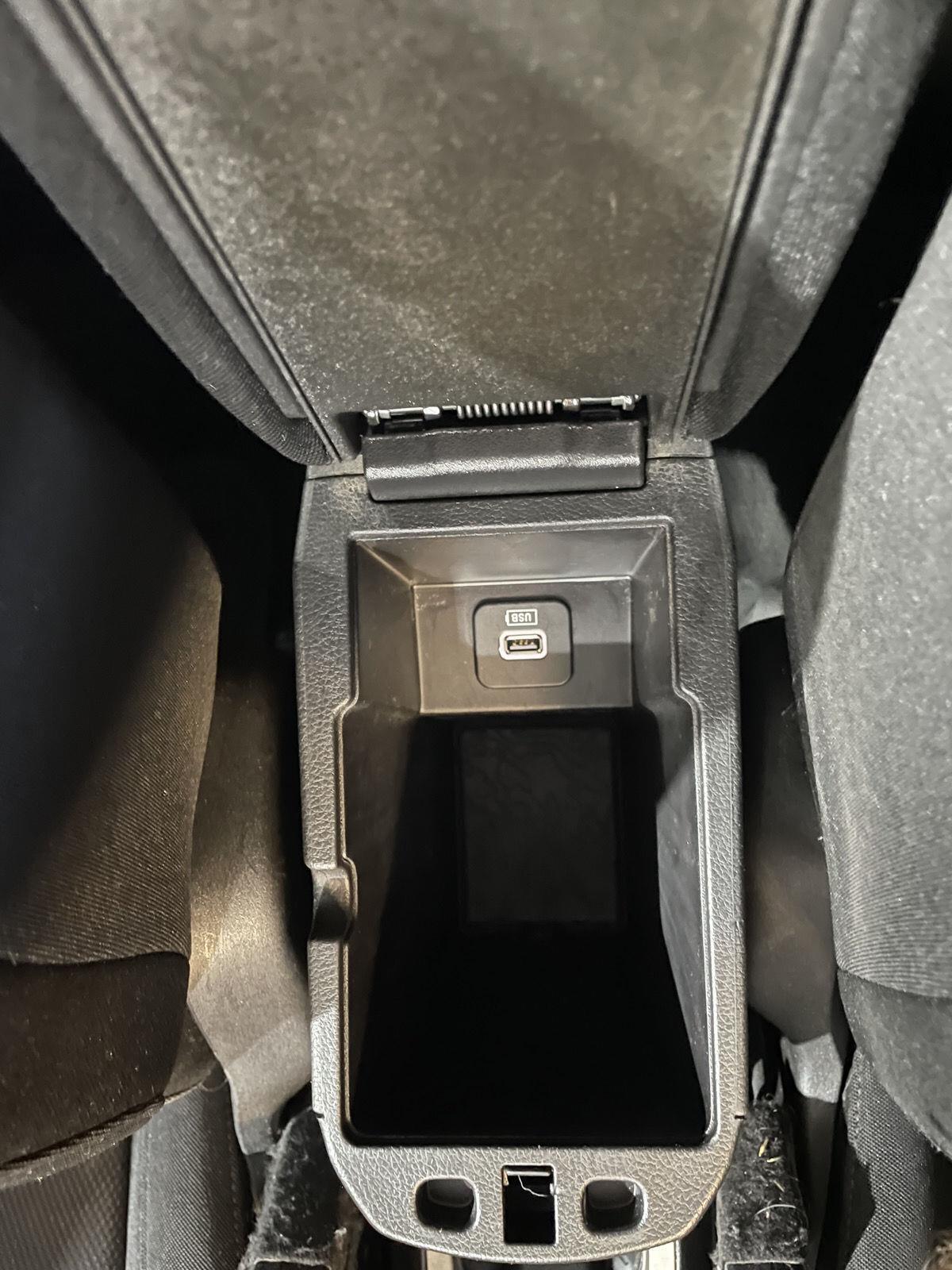 Vehicle photo 33