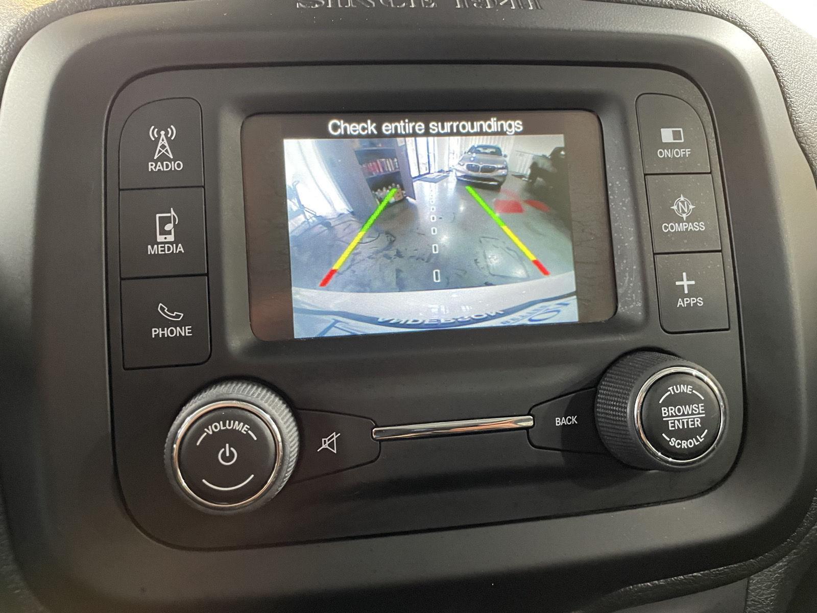 Vehicle photo 35
