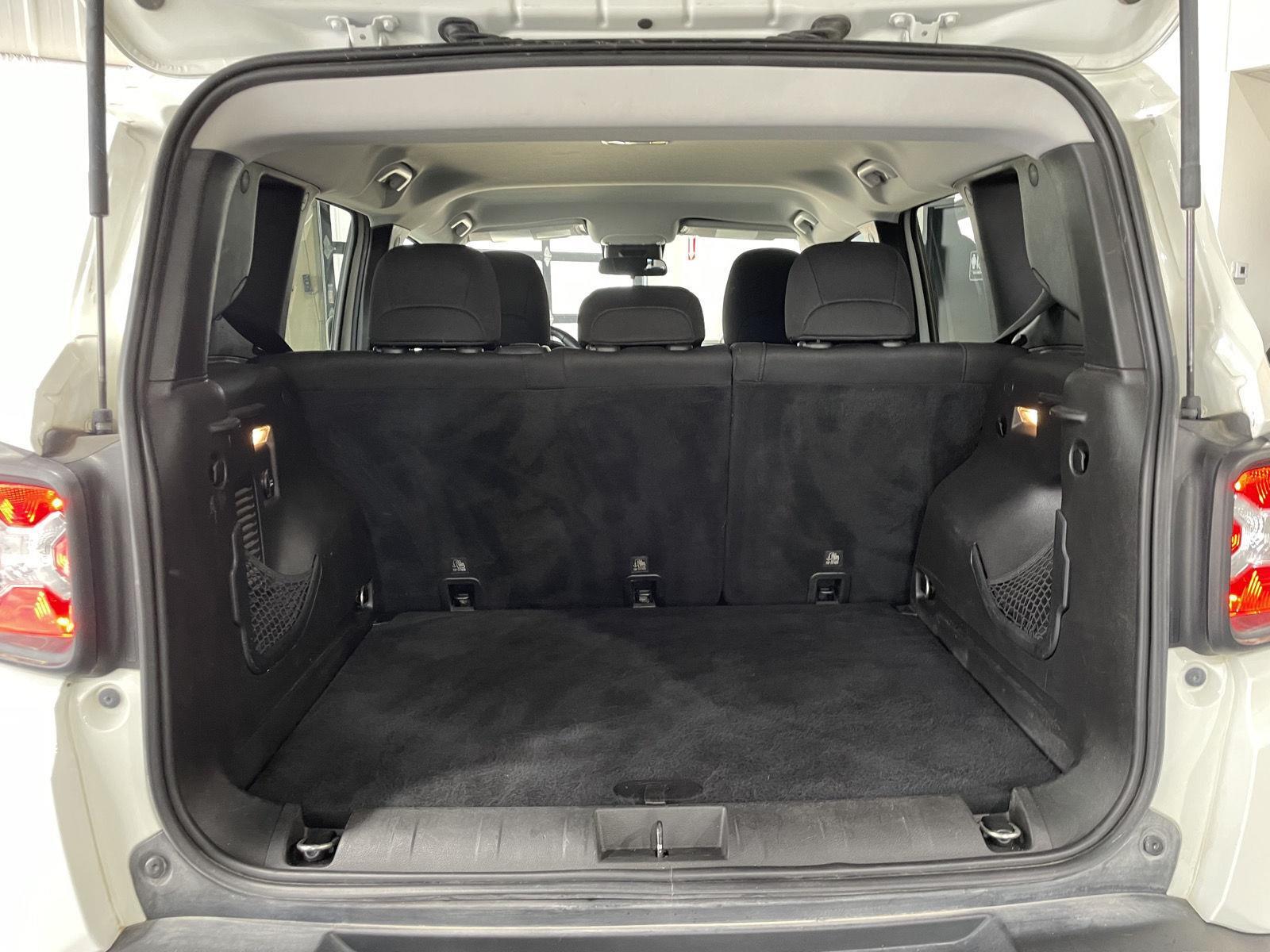Vehicle photo 38