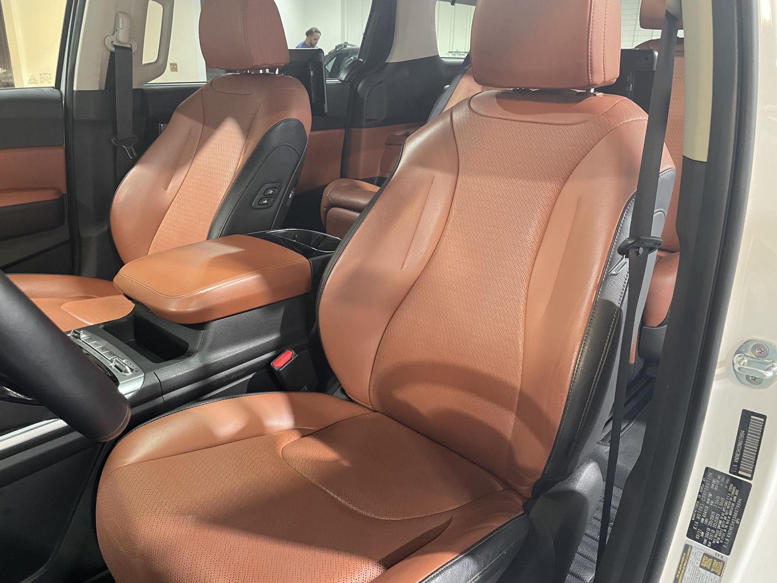 Vehicle photo 19