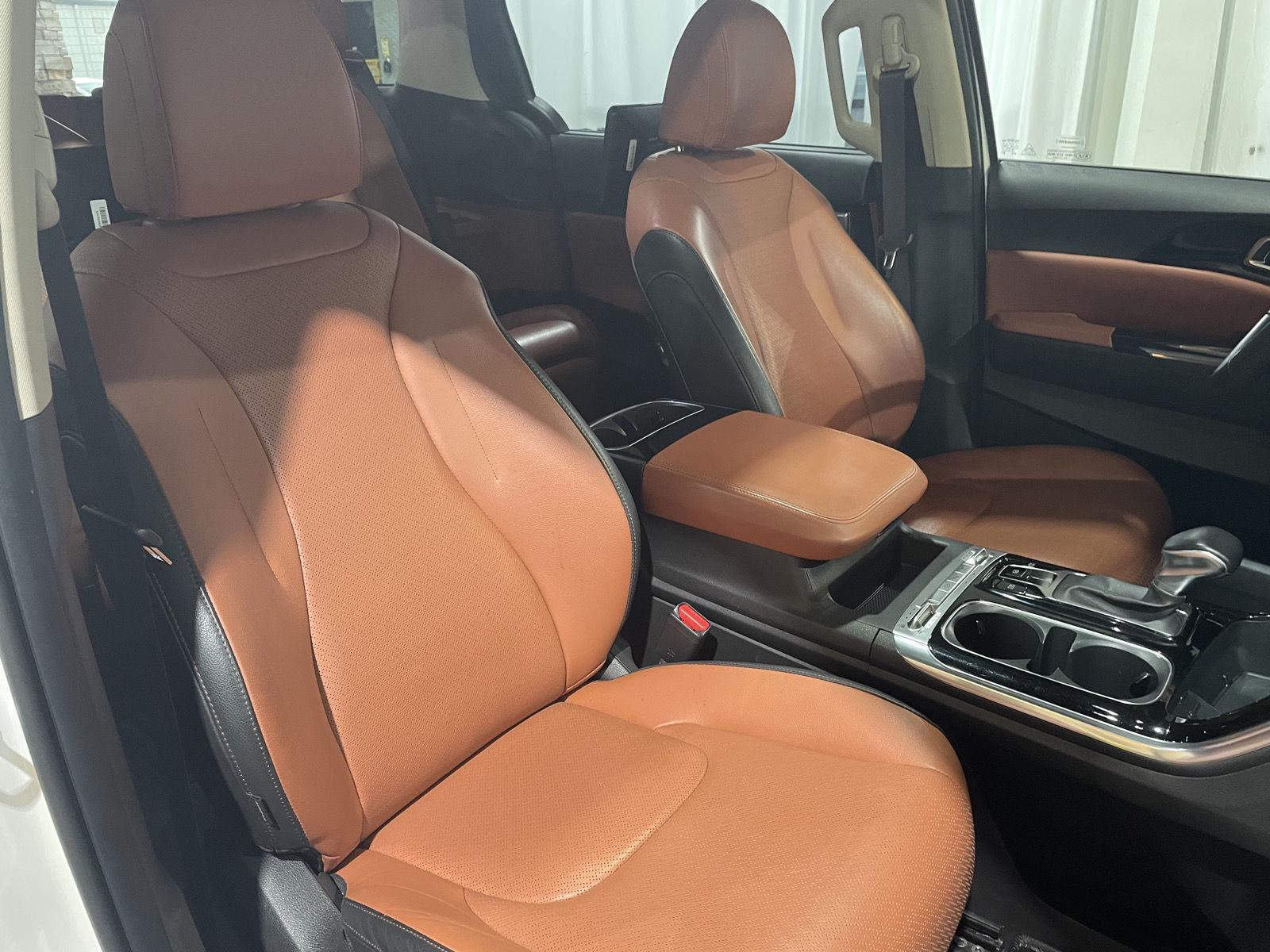 Vehicle photo 25