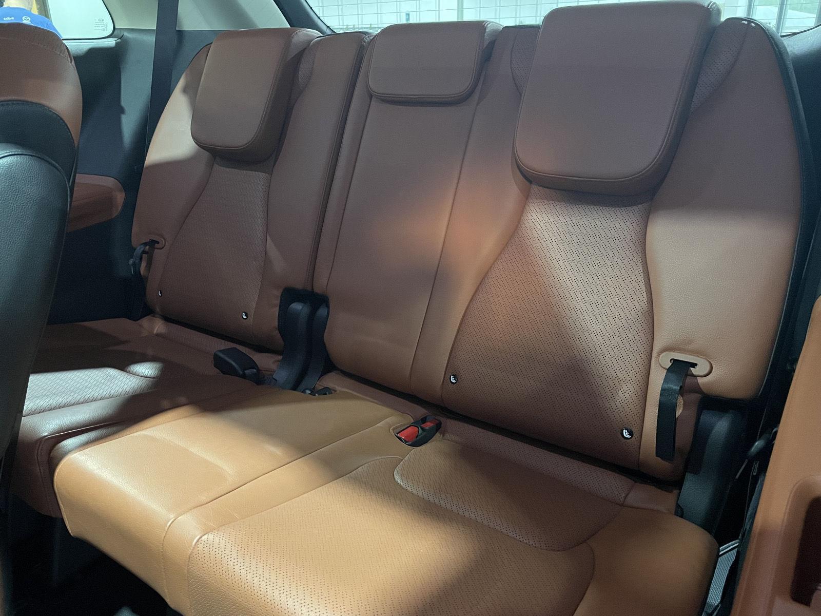 Vehicle photo 28
