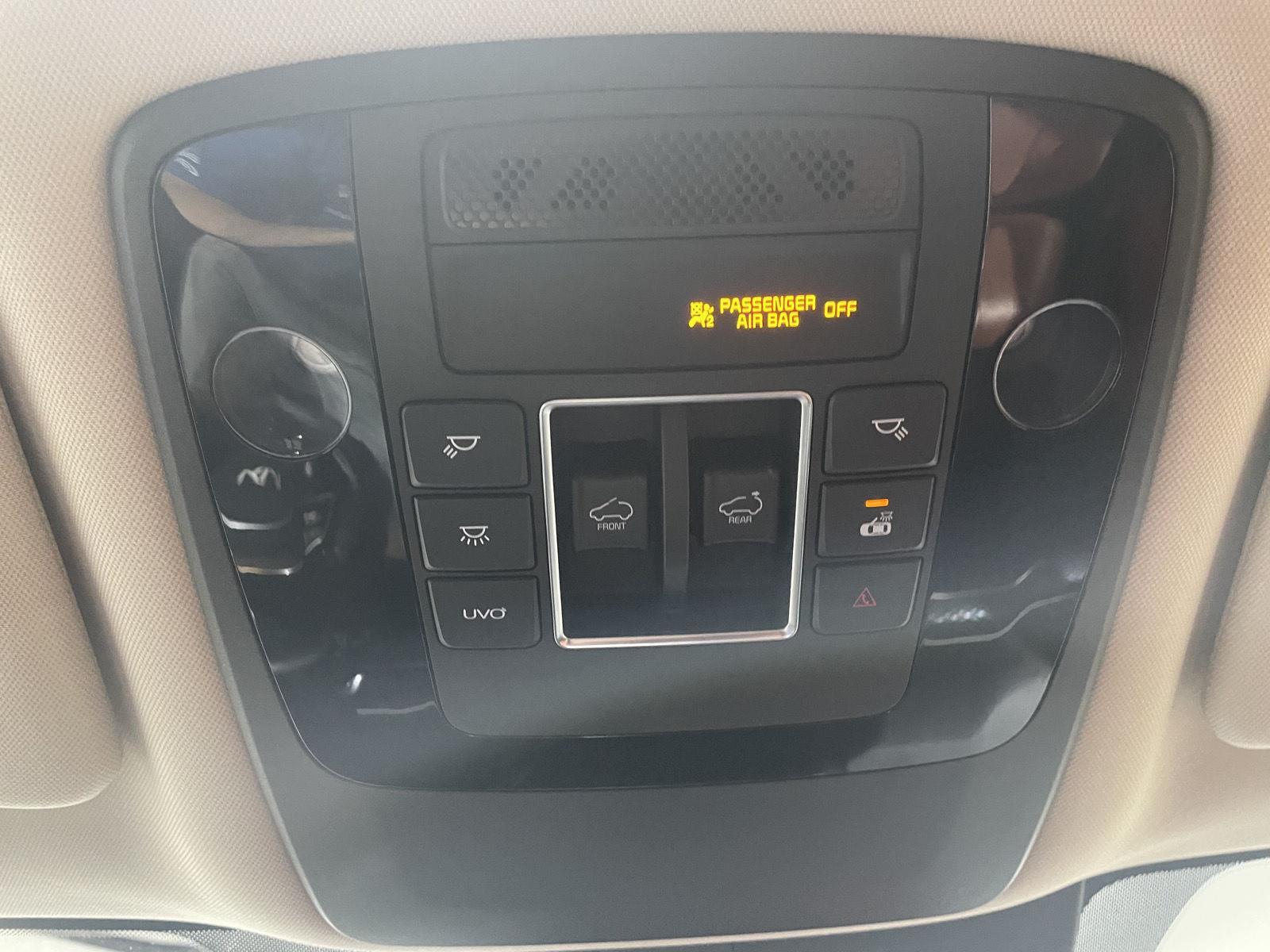 Vehicle photo 31