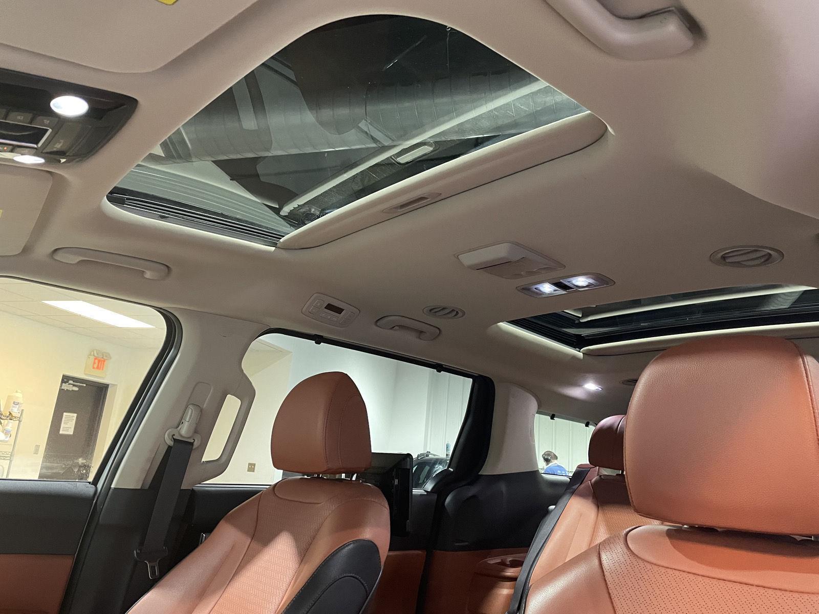 Vehicle photo 32