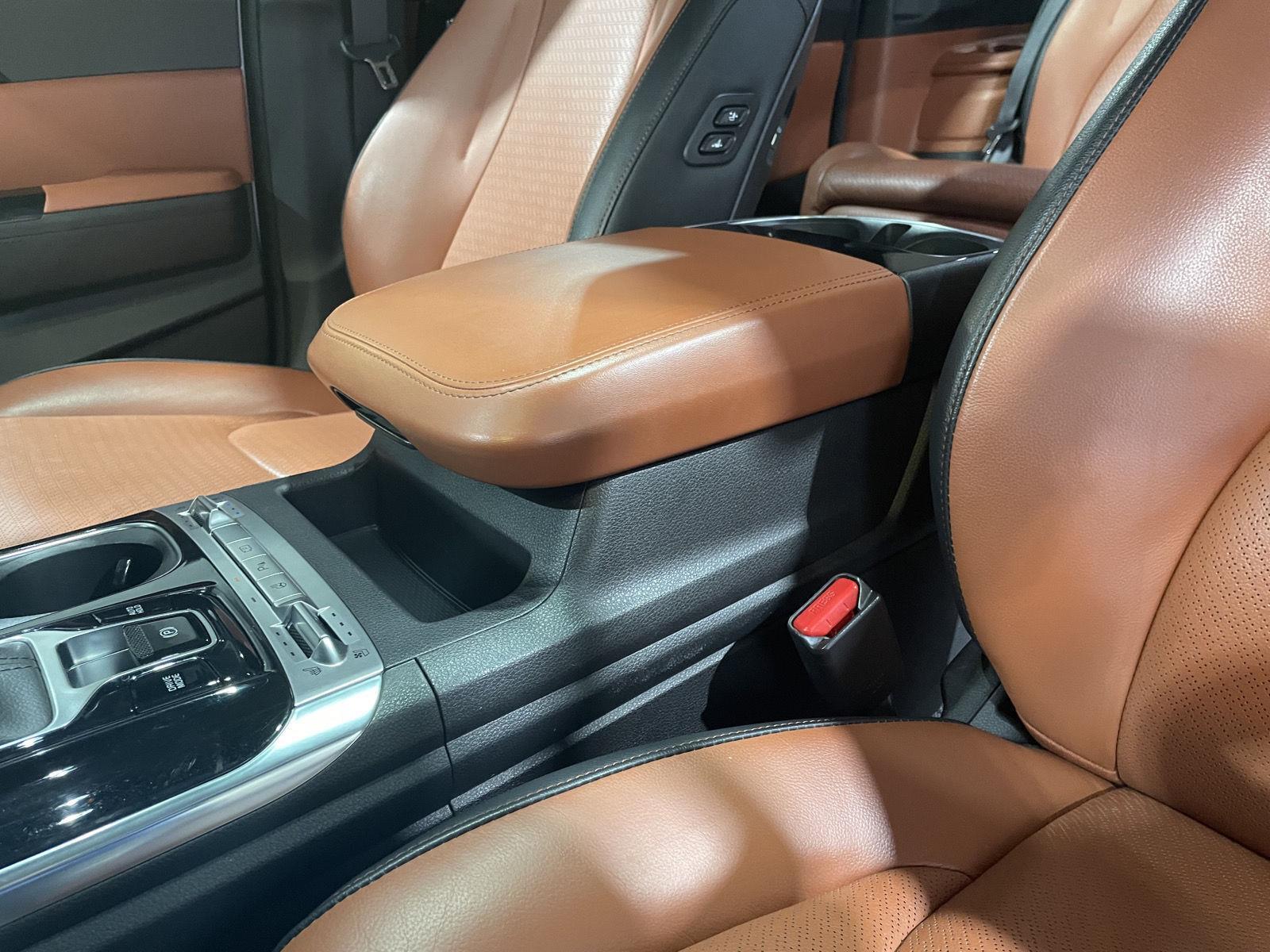 Vehicle photo 38