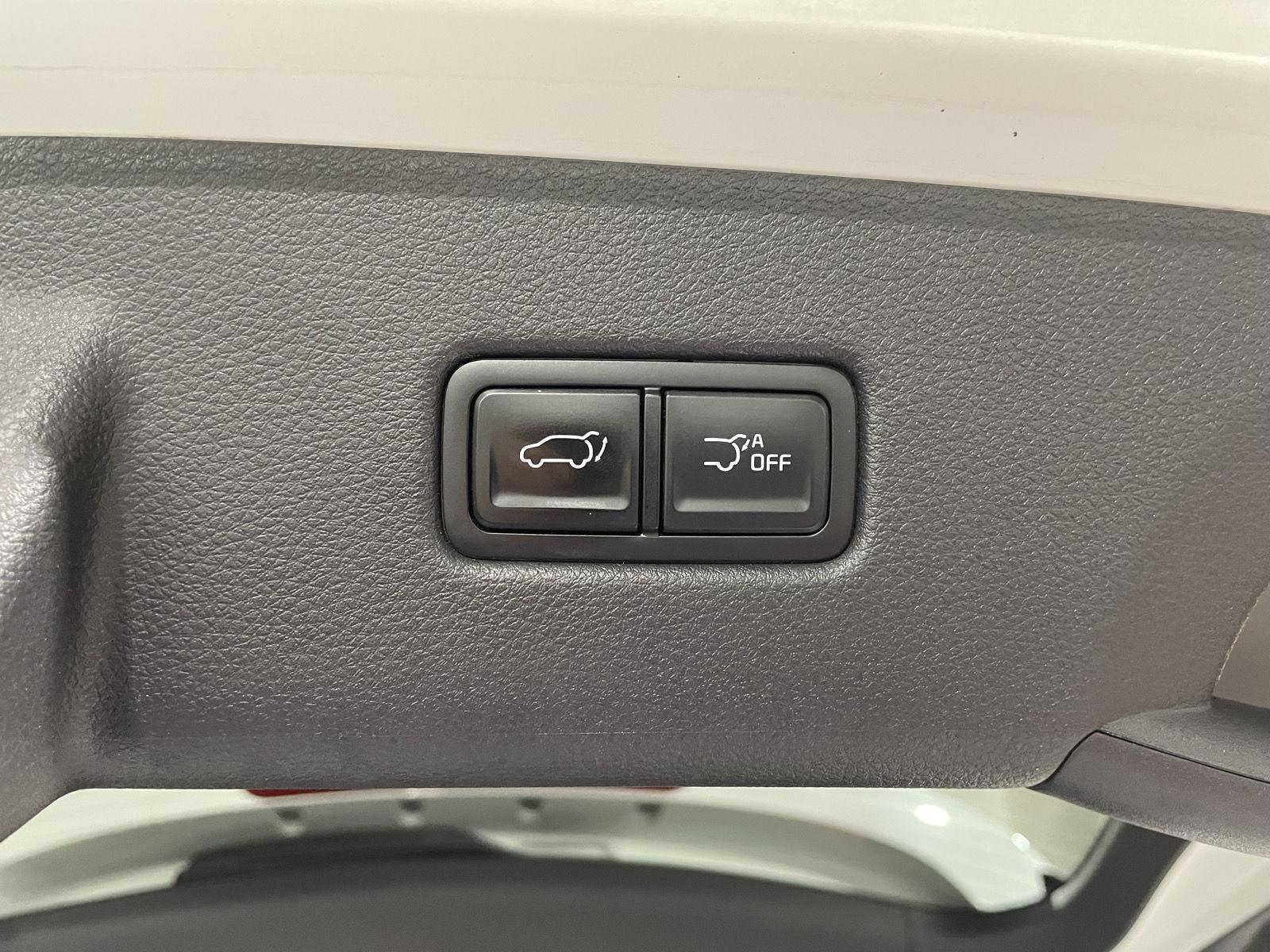 Vehicle photo 42