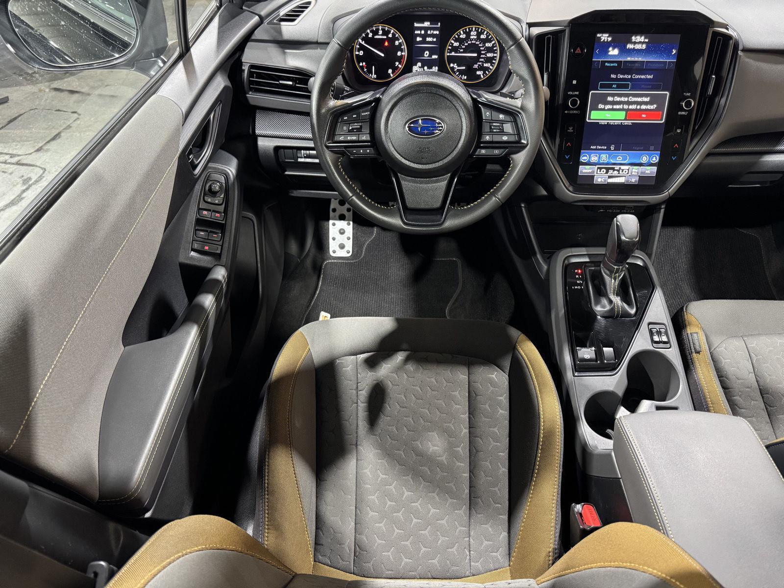 Vehicle photo 23