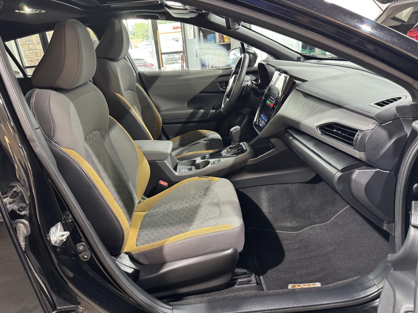 Vehicle photo 25