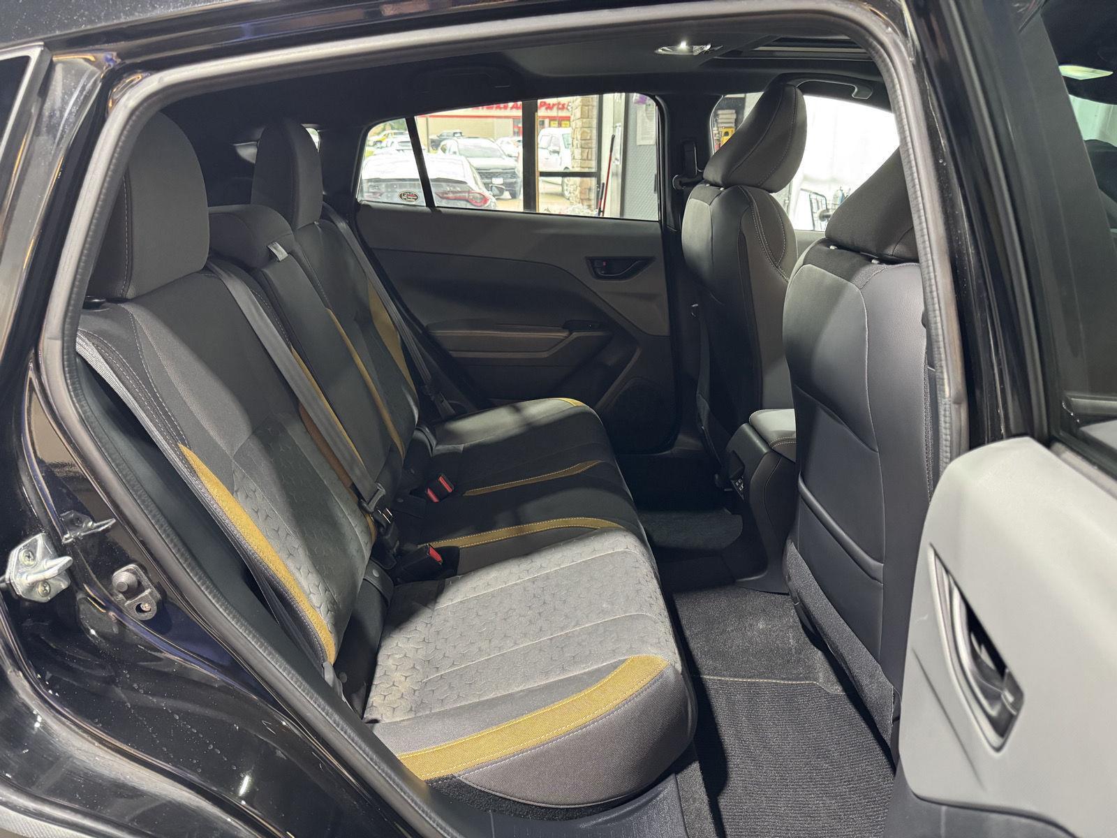 Vehicle photo 27