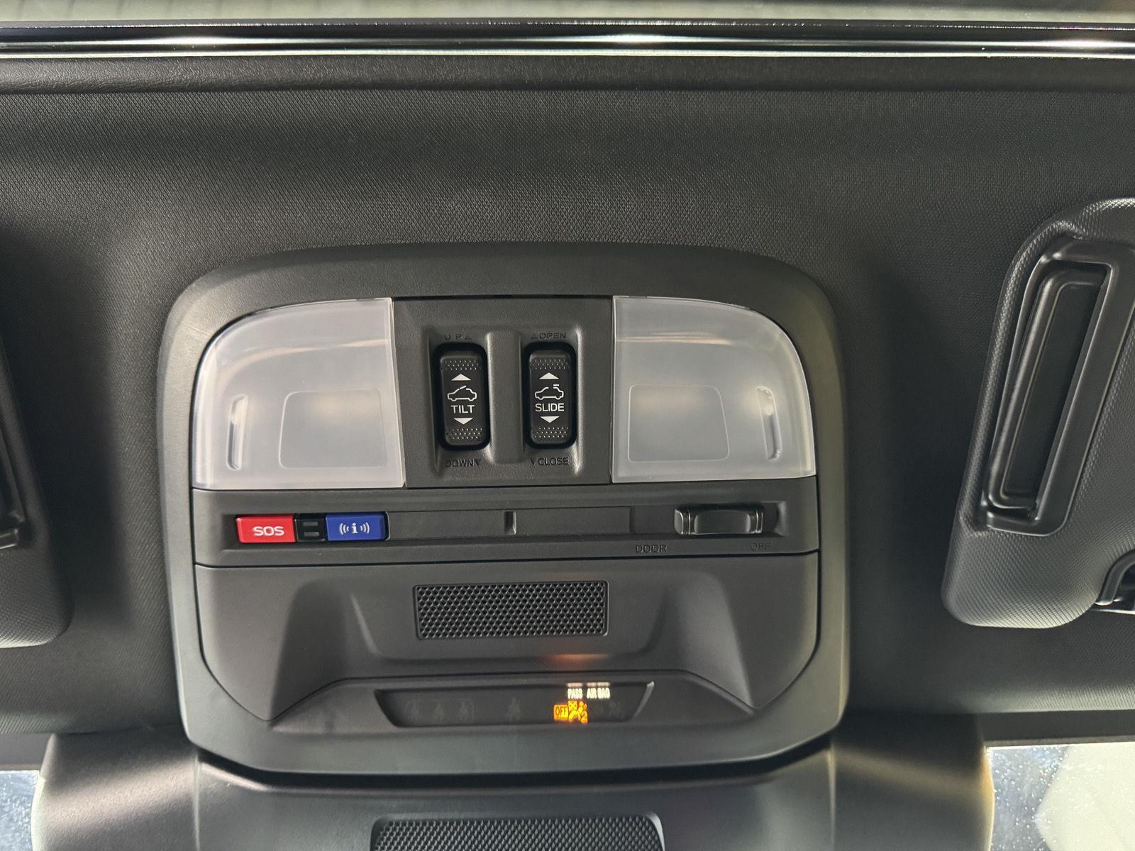 Vehicle photo 31